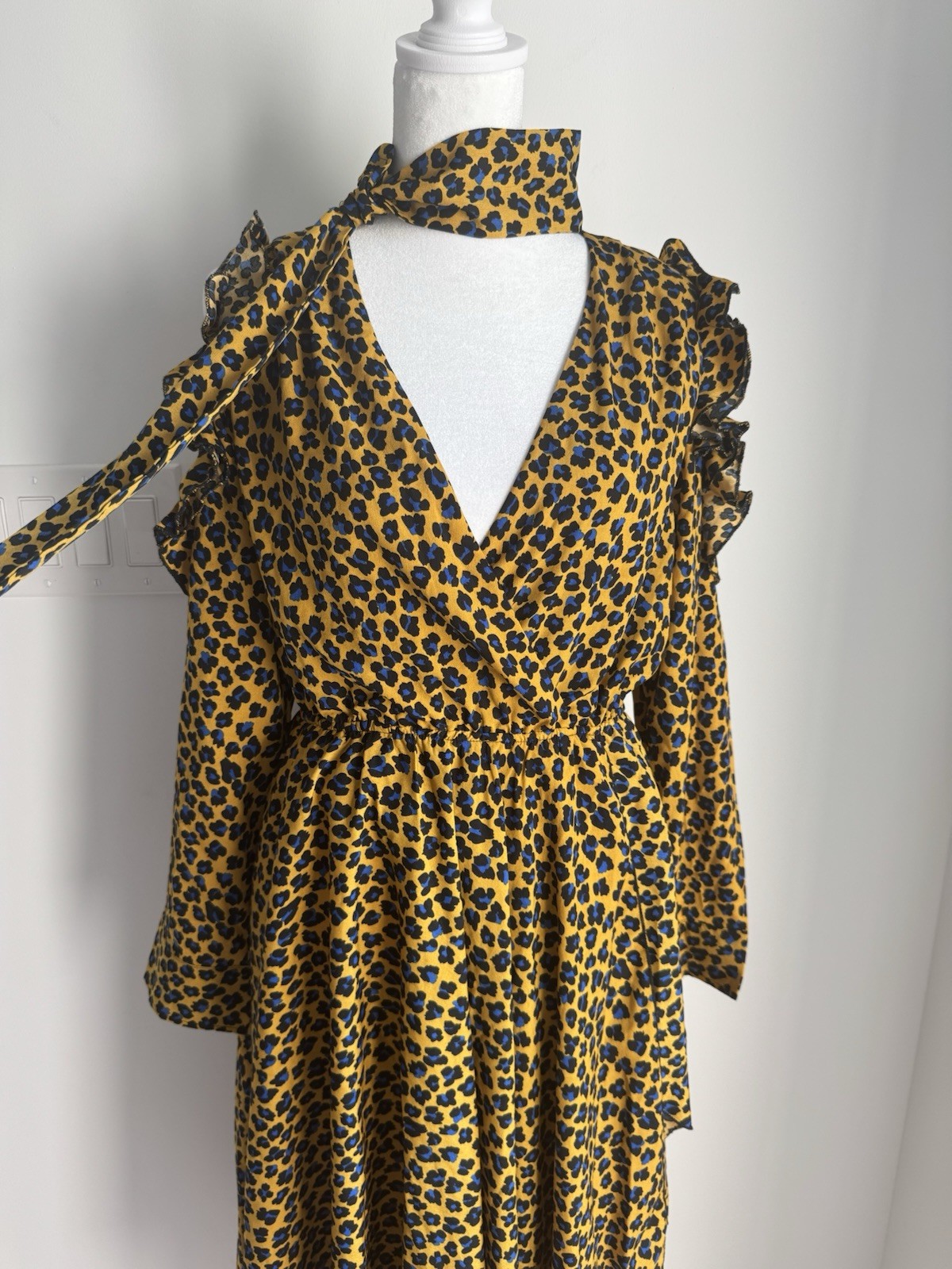 Akira Forever Lusting Yellow Leopard Maxi Dress Tie Neck Women’s Small NEW