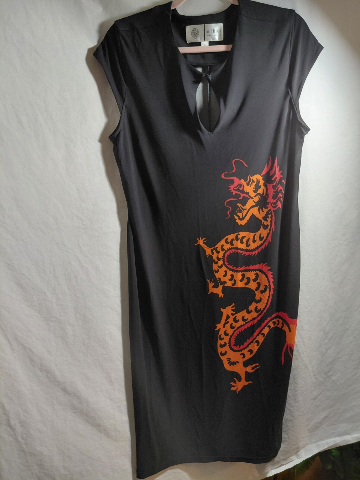 Disney Dragon Alice Through The Looking Glass Black Size L PreOwn Gothic Grunge