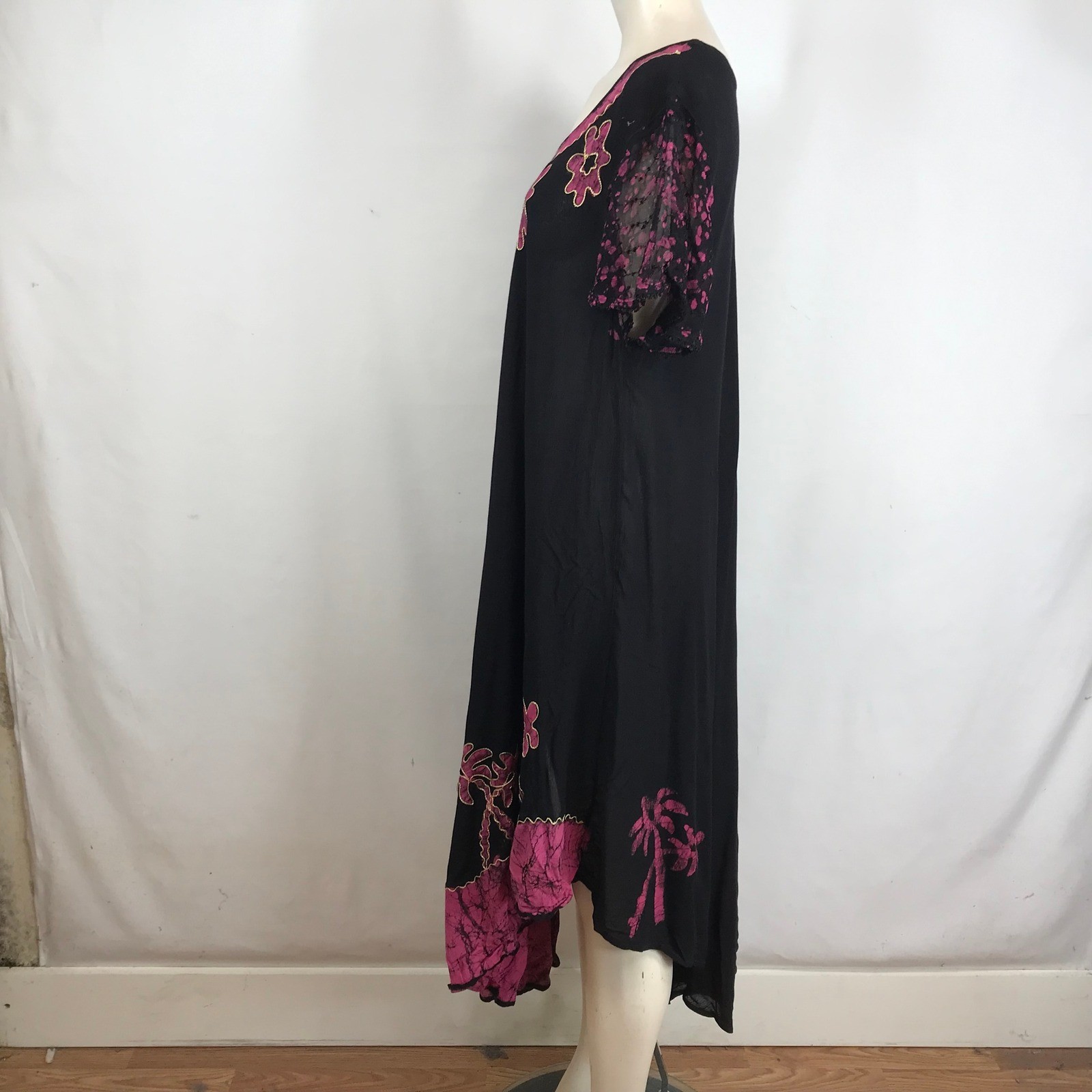 Sakkas Womens Batik Palm Tree Handkerchief Hem Dress Black Pink One Size 900A