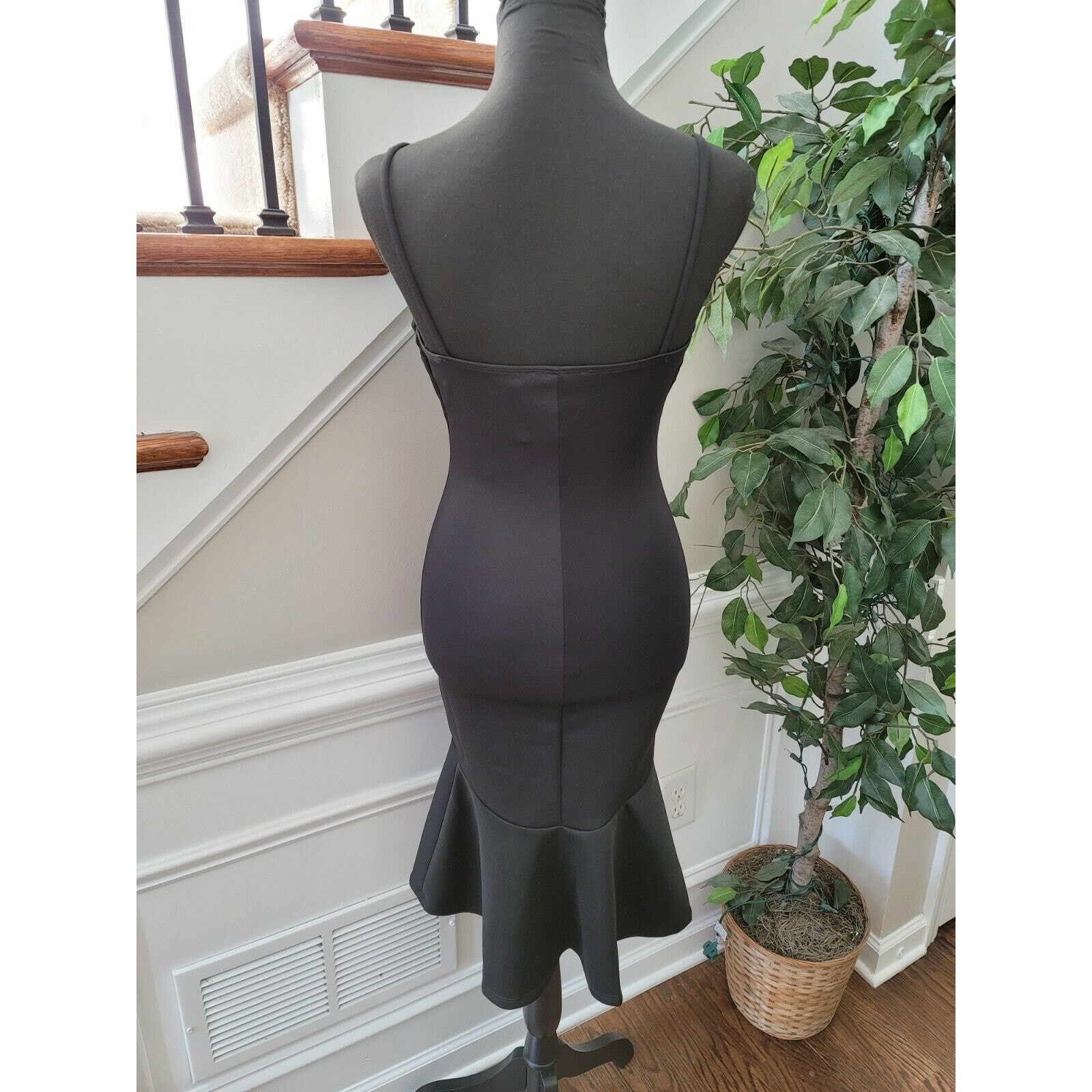 Iris Basic Women Solid Black Polyester VNeck Sleeveless Knee Length Dress Size S