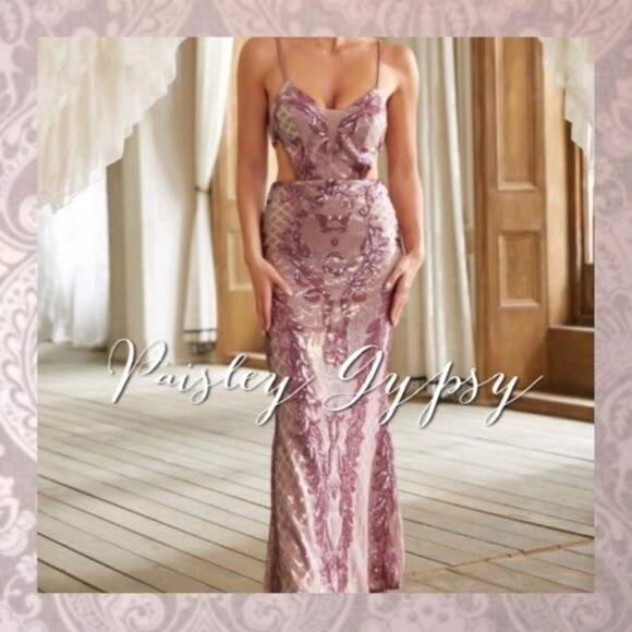 Premium Brand And Quality Special Event Maxi Dress in Blush Pink