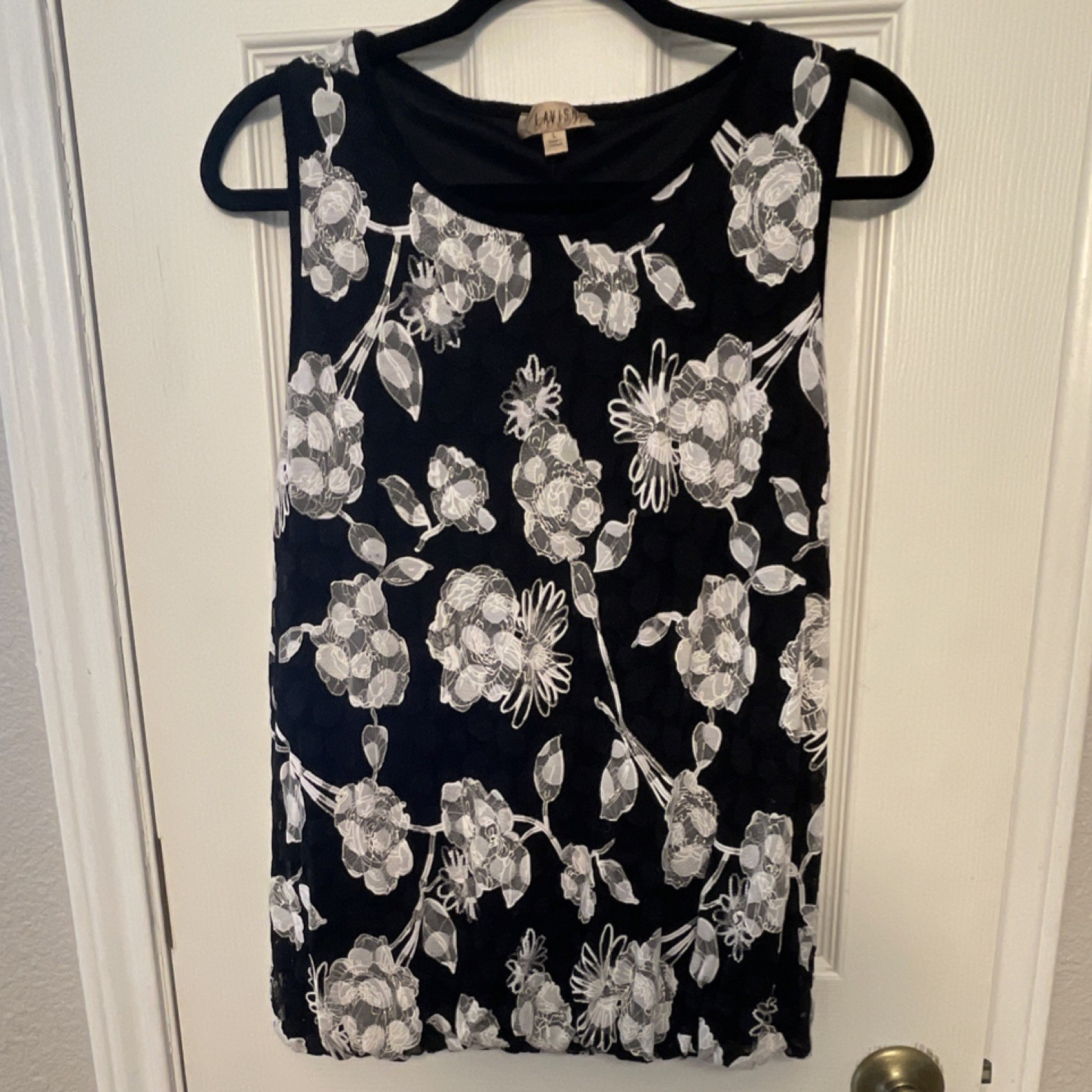Lavish Women’s L Black White Floral Shift Dress Sleeveless Round Neck Short