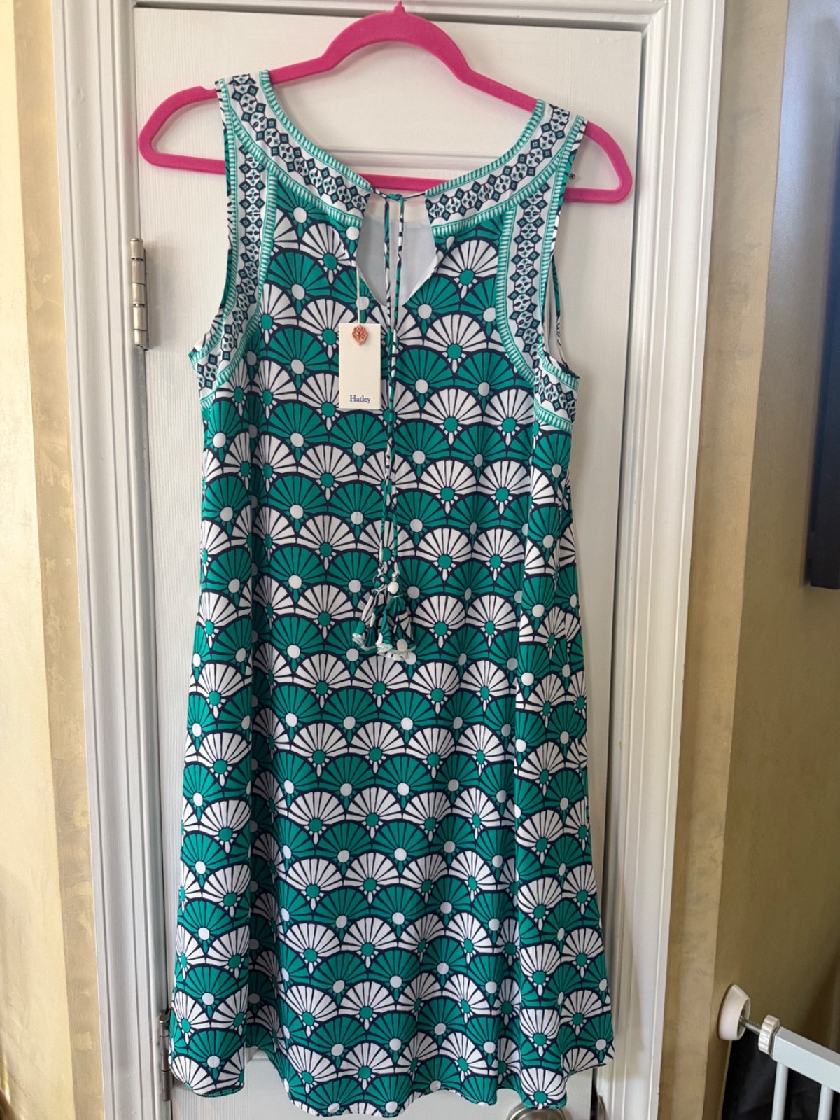Women’s Hatley Meghan Dress 100% Viscose Green and White Sunblocks Size Small