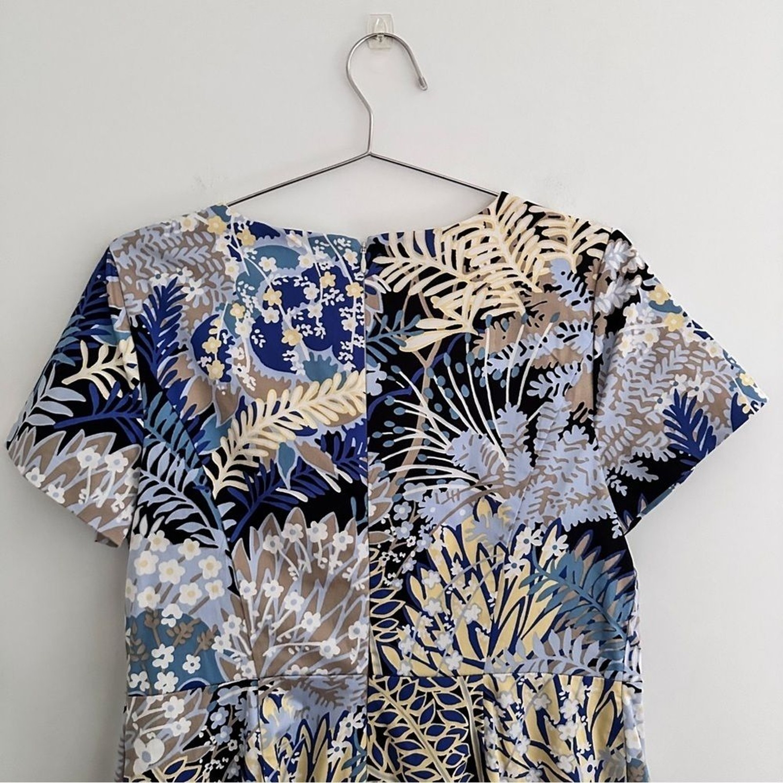 Talbots Botanical Floral Blue Multi Flounce Hem Short Sleeve Sateen Sheath 10P