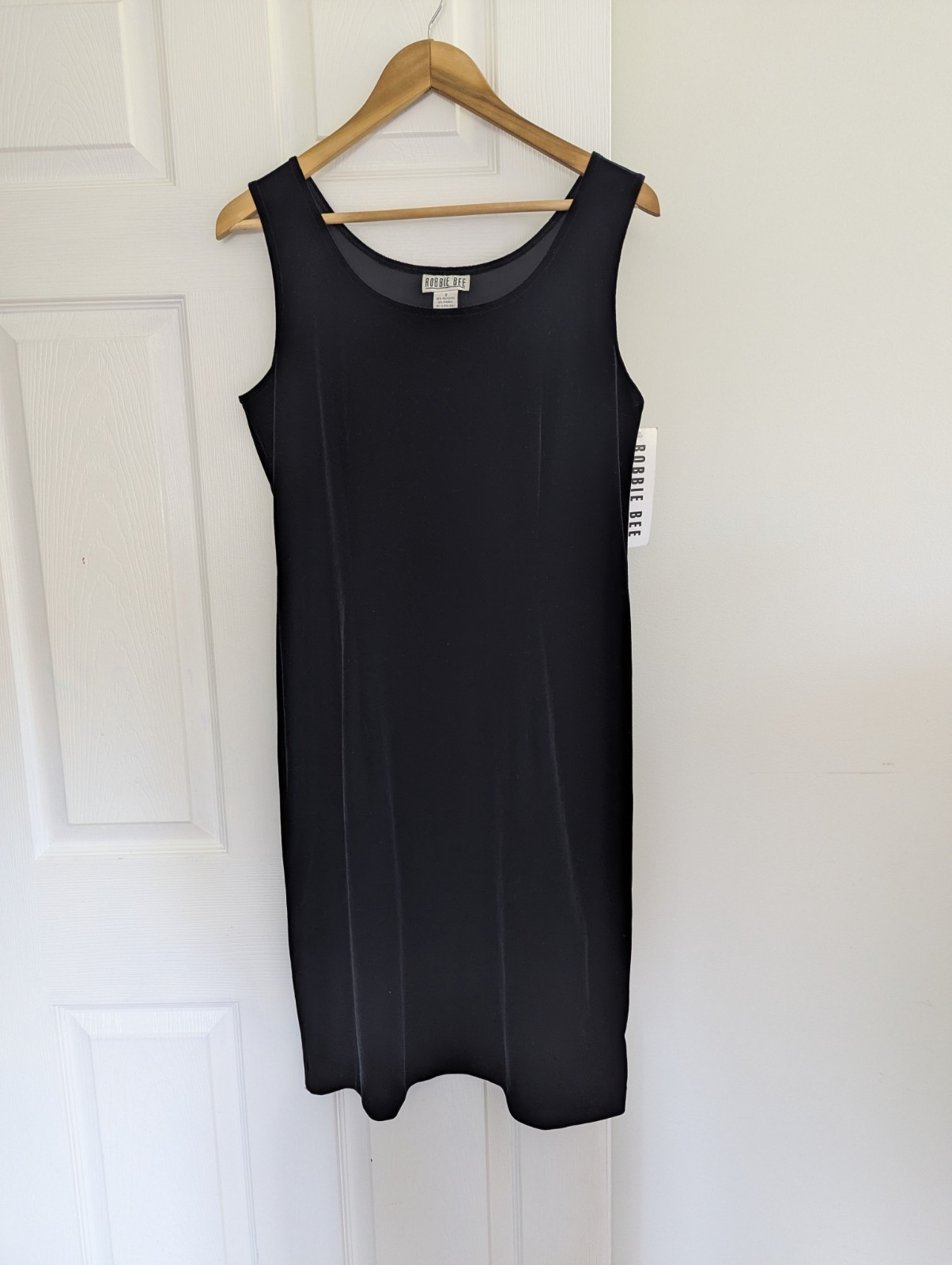 Robbie Bee Black Sleeveless Velvet Mini Dress Sz 8 Minimalist Classic Holiday
