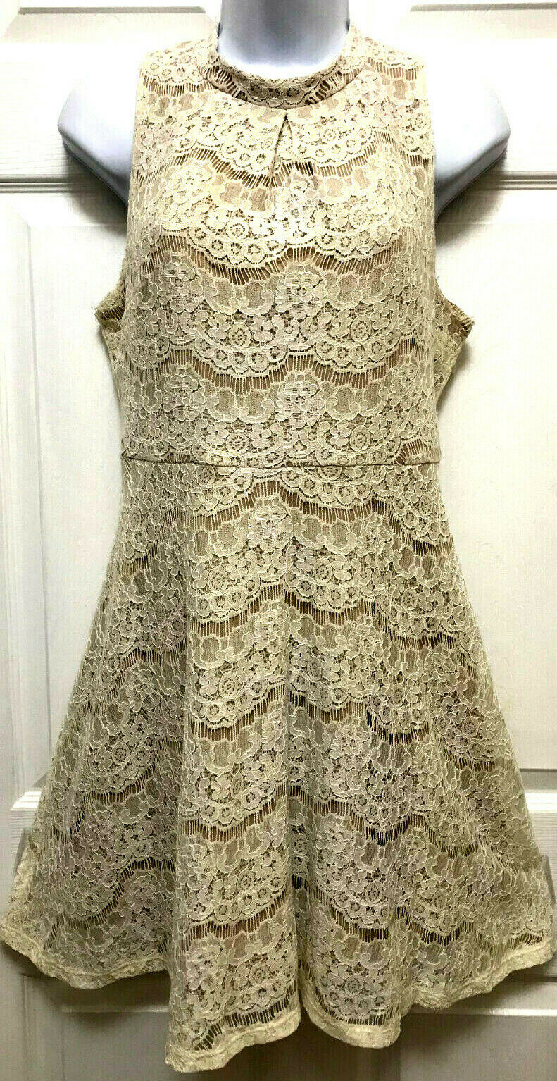 Love Fire Dress Womens Size Medium Ivory Lace over Taupe Underlay Sleeveless