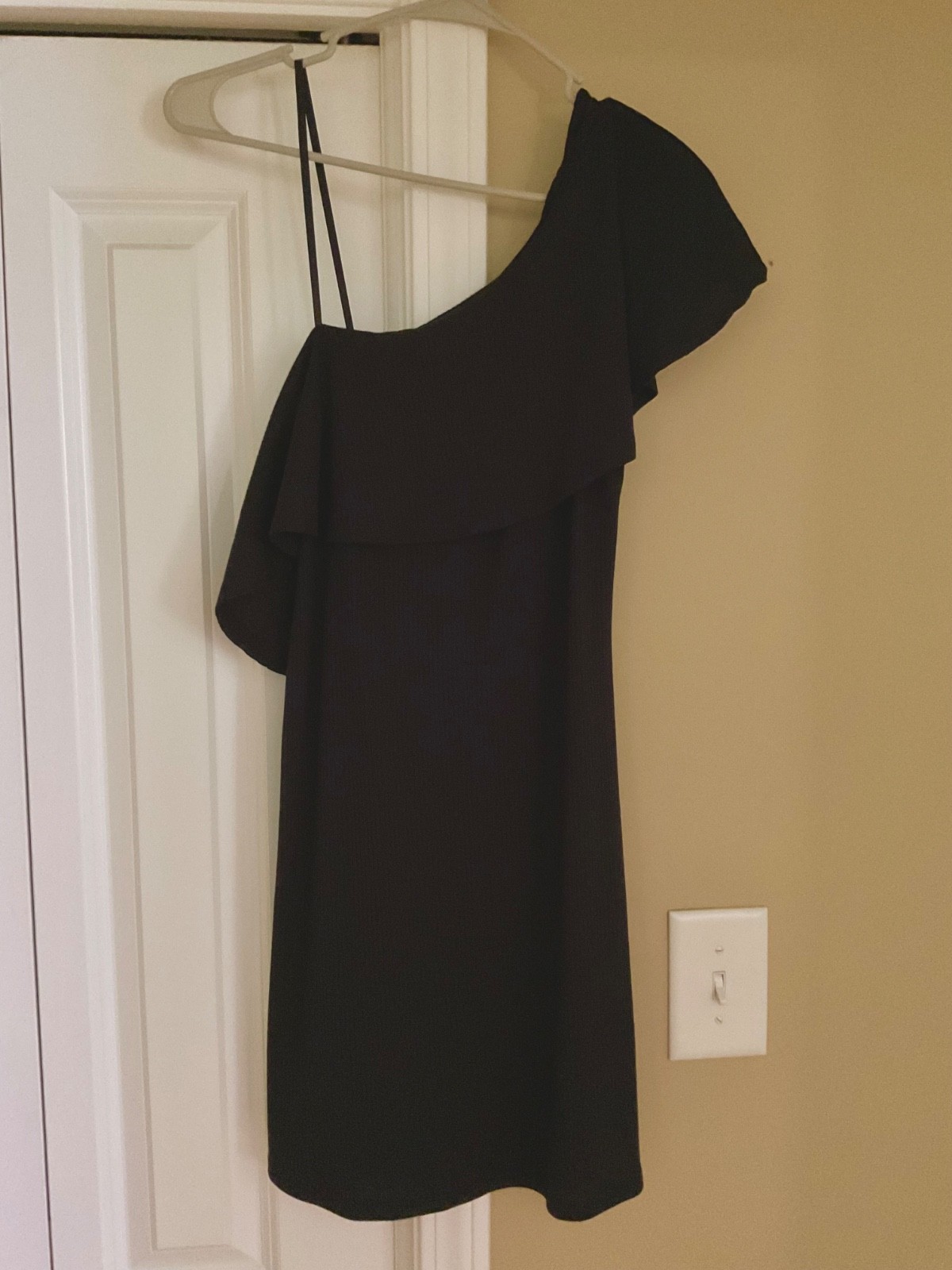 LOVE FIRE WOMENS BLACK KNIT DRESS – size MEDIUM – NEW WITH TAGS!!!