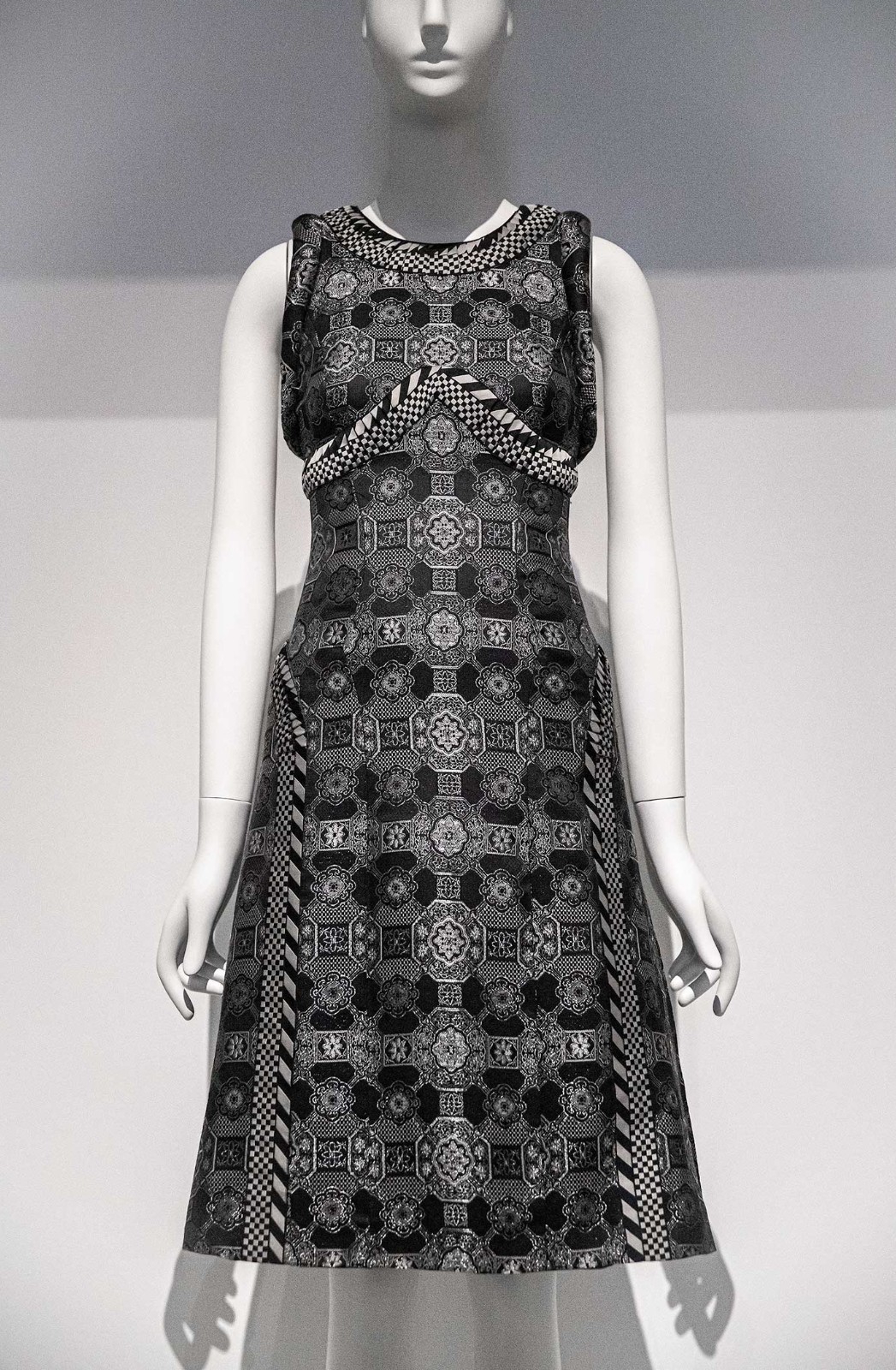 Alexander McQueen – “Scanners” Autumn/Winter 2003 Khakhama Brocade Silk Dress 40
