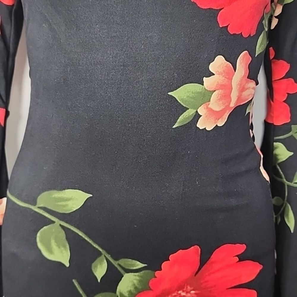BLACK BEAD Black floral dress with off-the-shoulder bell sleeves Size M