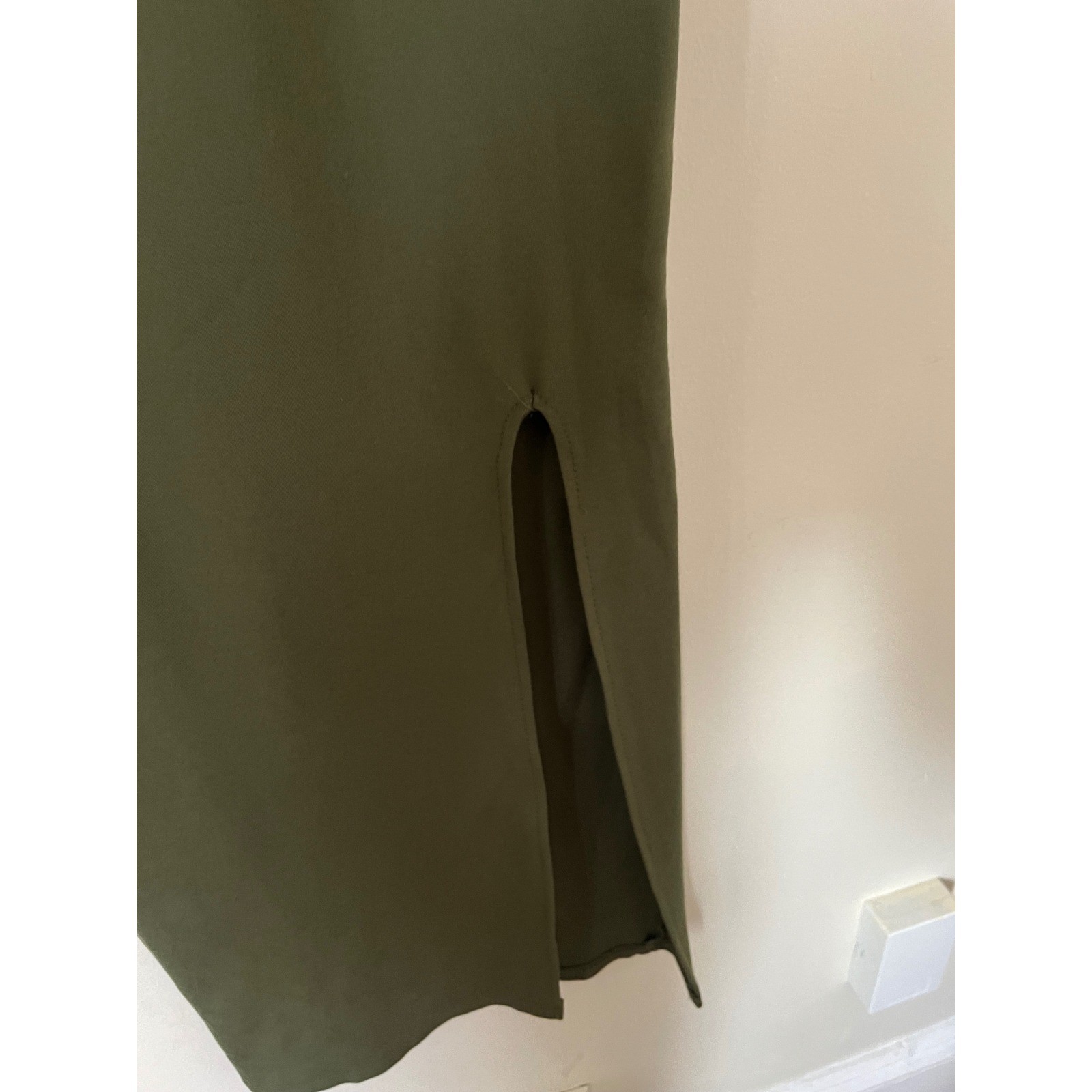 Olive Green Scoop Neck Bodycon Midi Dress with Side Slit Sleeveless Women’s