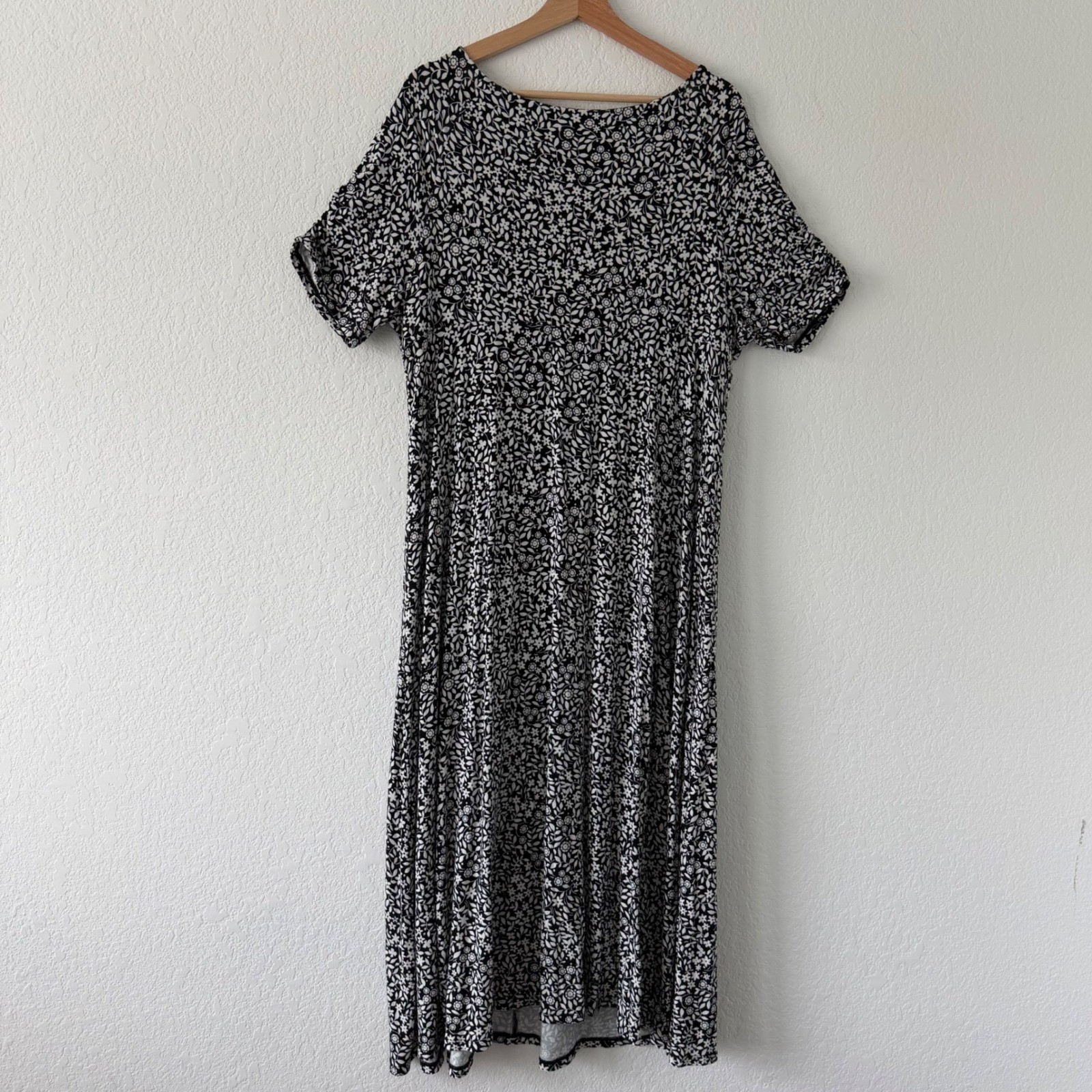 Boden Black White Floral Ruched V-Neck Midi Dress Womens US 16/18R Short Sleeve