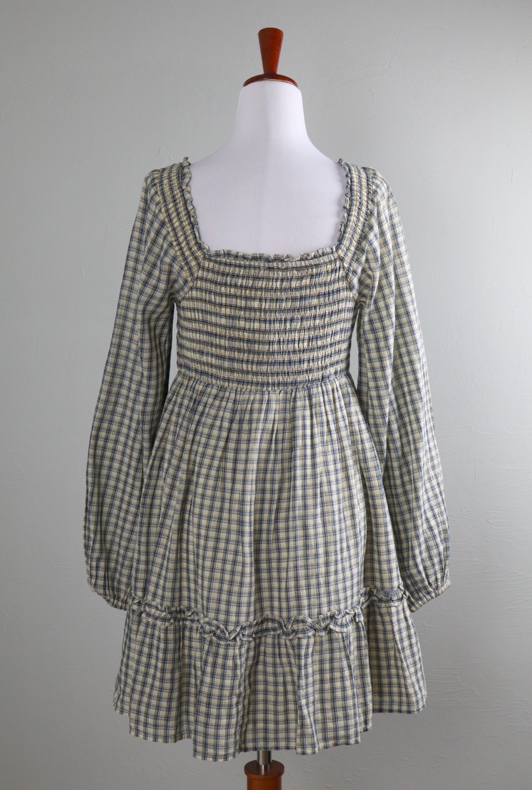 AMERICAN EAGLE NWT $59 Smocked Ruffle Square Neck Plaid Mini Dress Size Medium