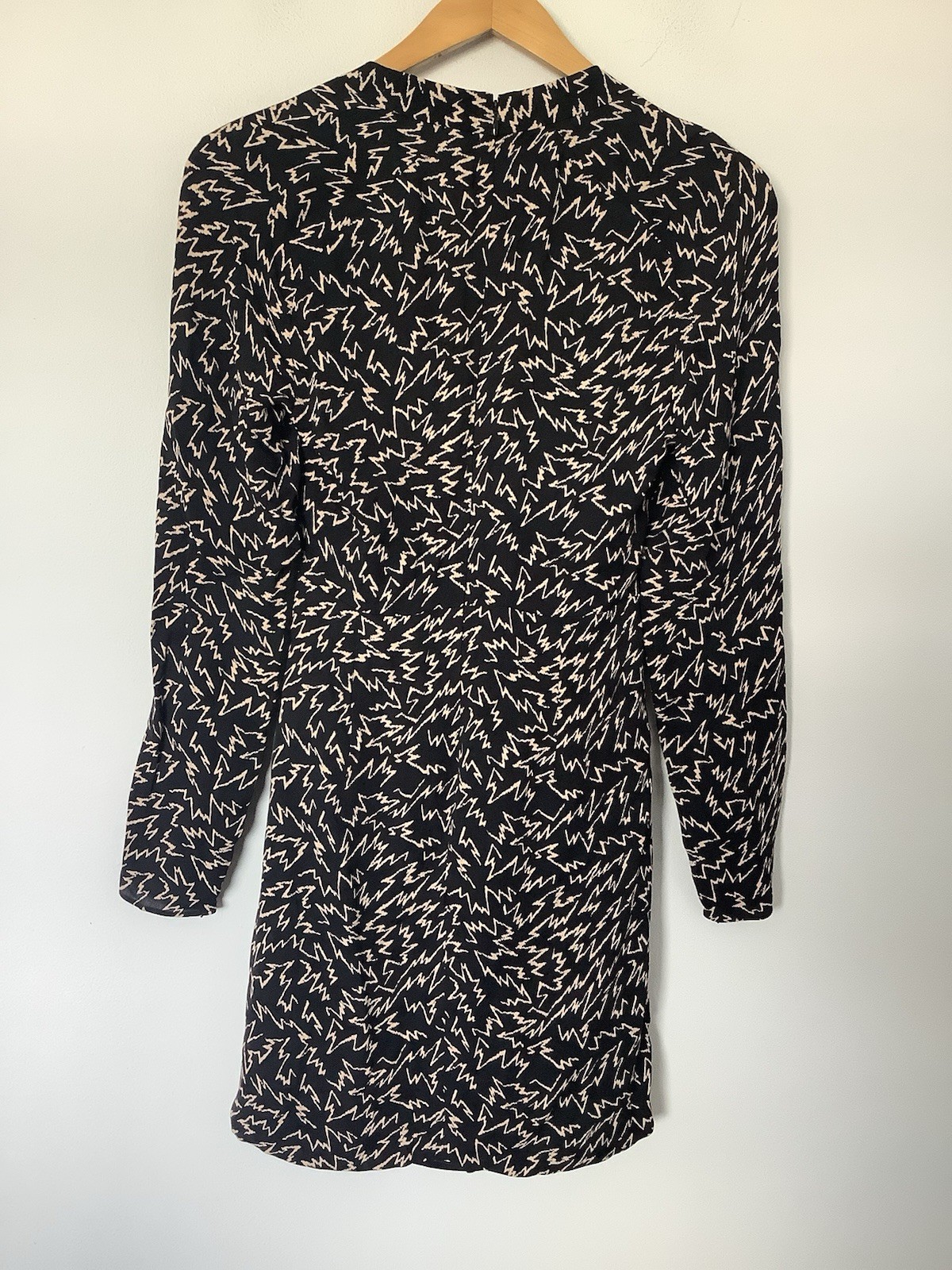 Reiss Julia Dress Size 6 Black Brown Zig Zag Pattern V Neckline Pleated To Waist
