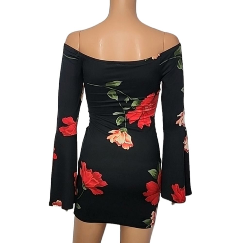 BLACK BEAD Black floral dress with off-the-shoulder bell sleeves Size M
