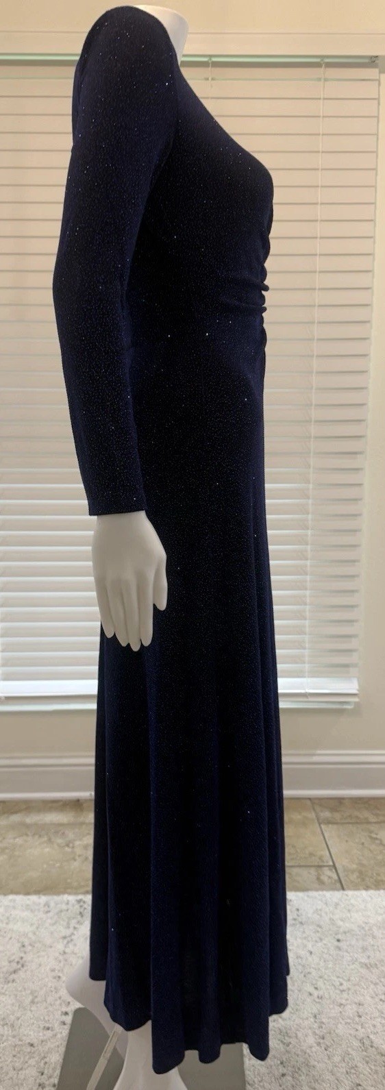 Maggy London Sequin Keyhole Neck Long Sleeve Cocktail Dress in Navy Blue Size2
