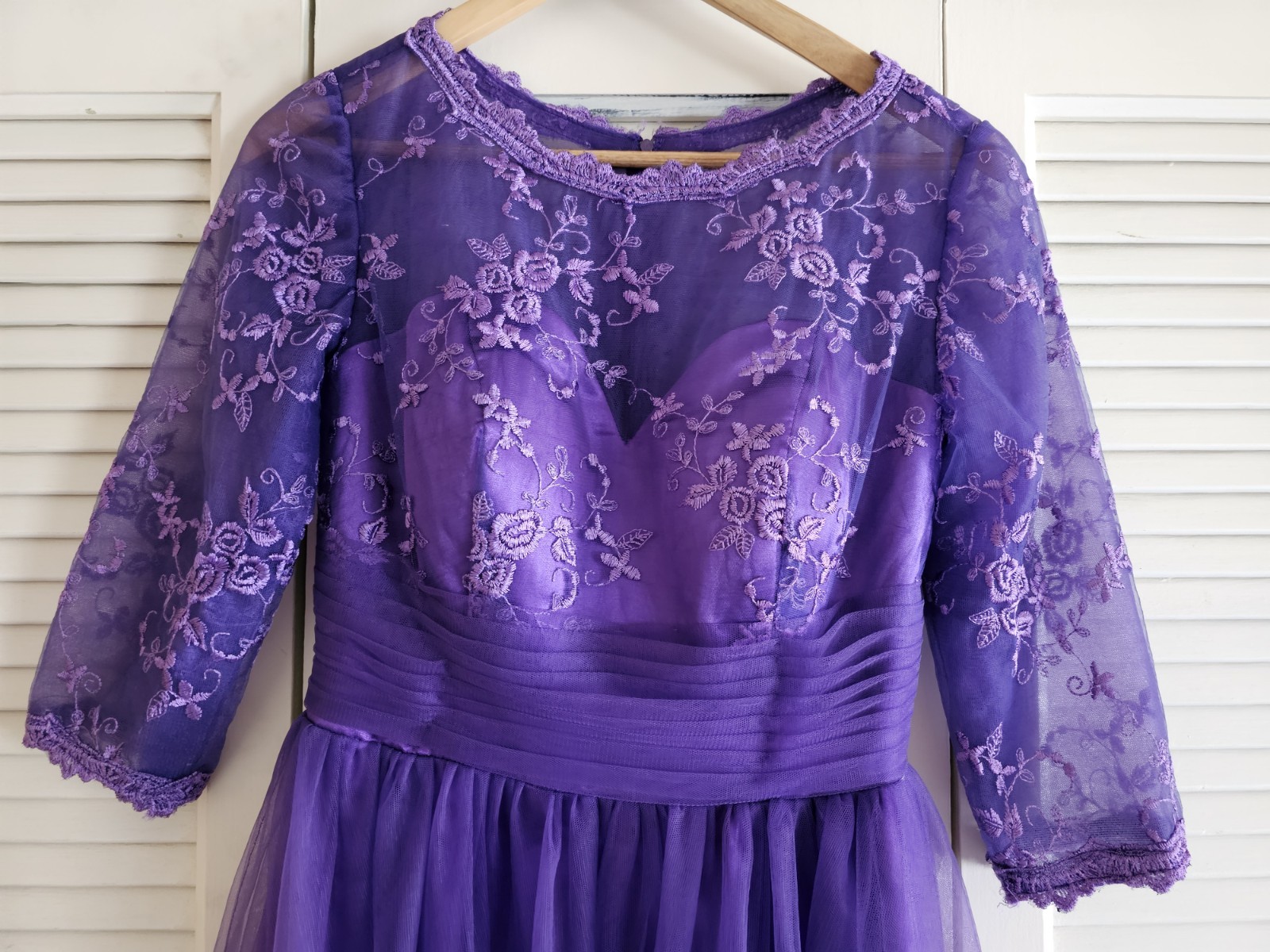 Elegant Purple Gown, Small, Unbranded, Half Sleeves