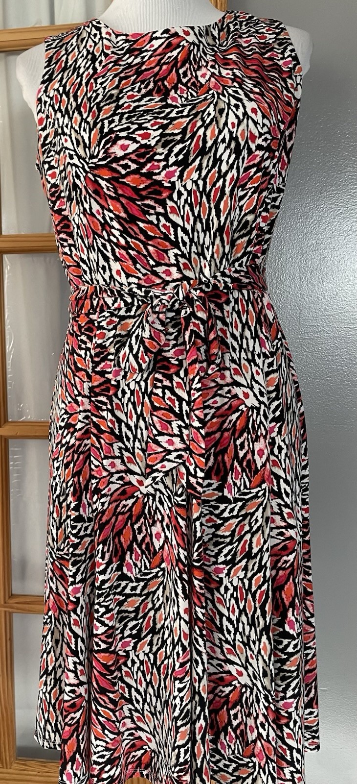 Ronni Nicole Belted Midi Dress Sz M Red Black Abstract Sleeveless Career Party