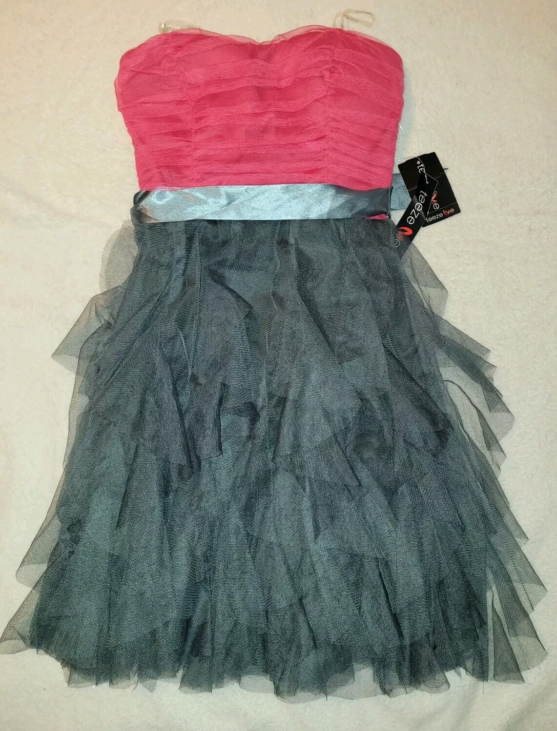 NWT Junior’s sz 3 Strapless Dress Tulle Ruffle Party HCO Dance Cocktail Dress