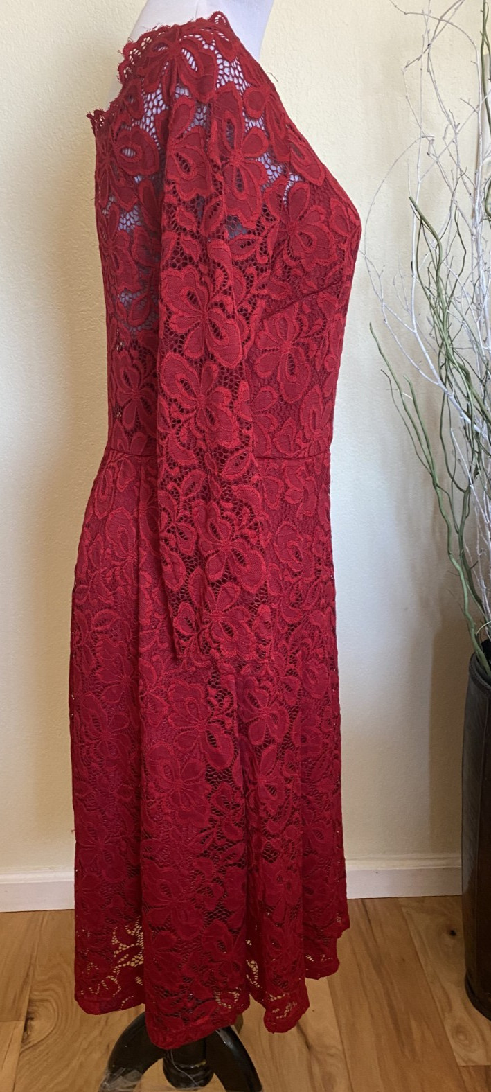 Miss Me Red Lace Long Sleeve Lined Stretch Below Knee Pleated Dress M
