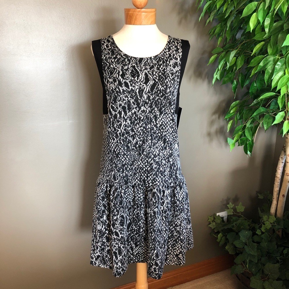 NWT Ella Moss black & white print sleeveless dress S
