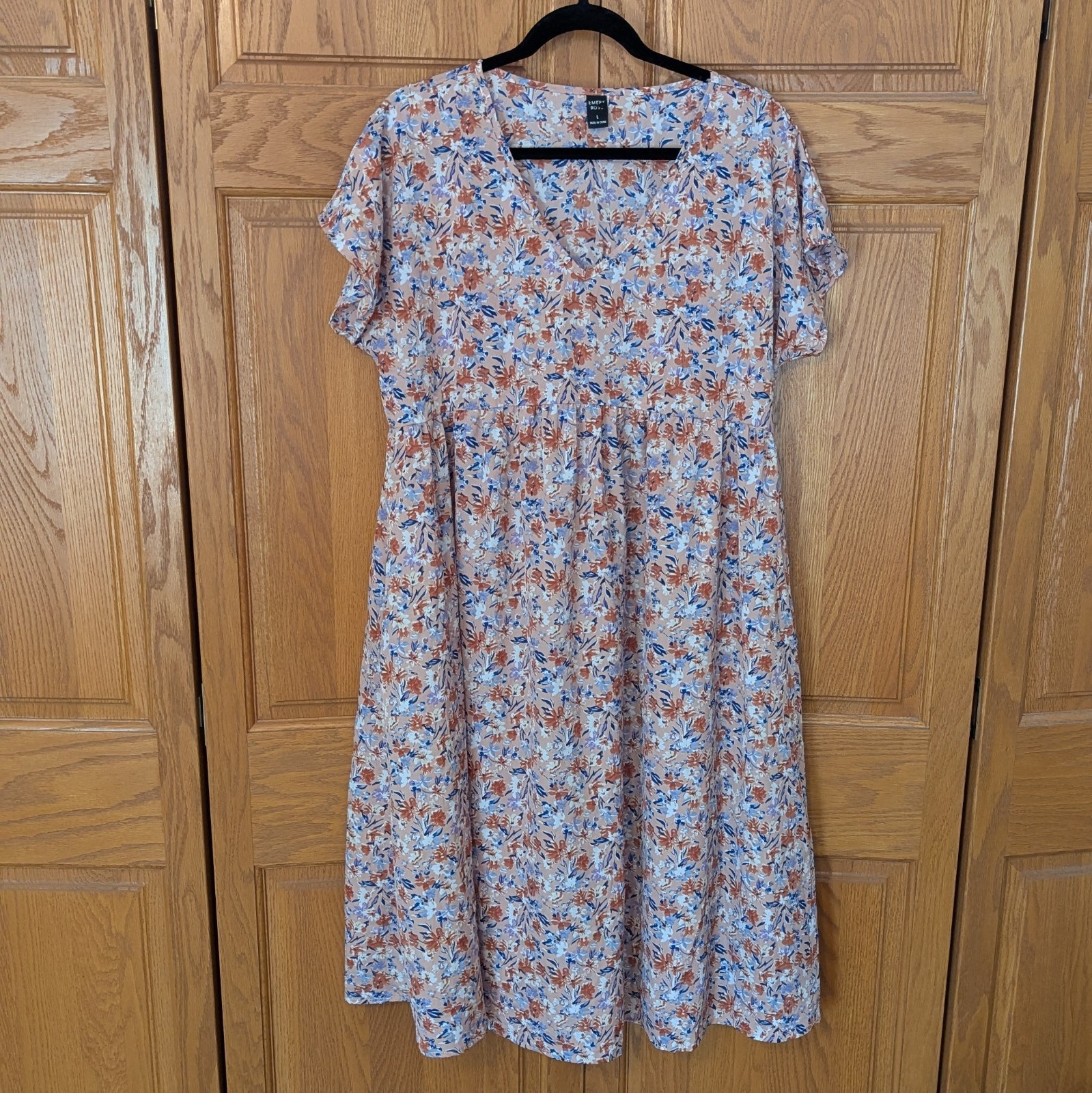 EMERY ROSE Women’s LARGE High Waist Coral/Peach Foral V-Neck Dress Short Sleeve