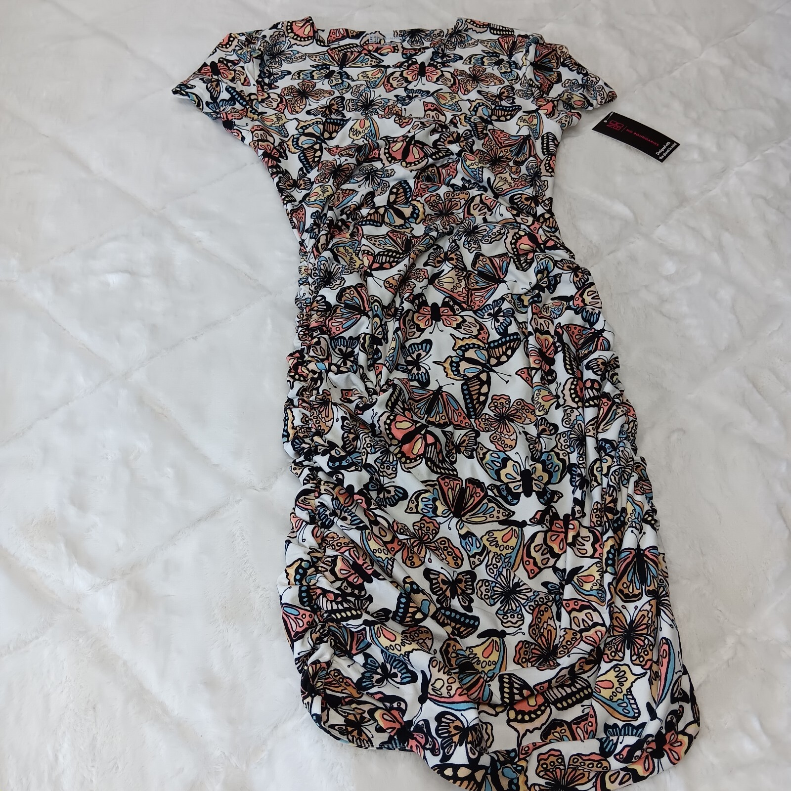 butterfly pattern winter white side ruched t-shirt dress jrs size medium