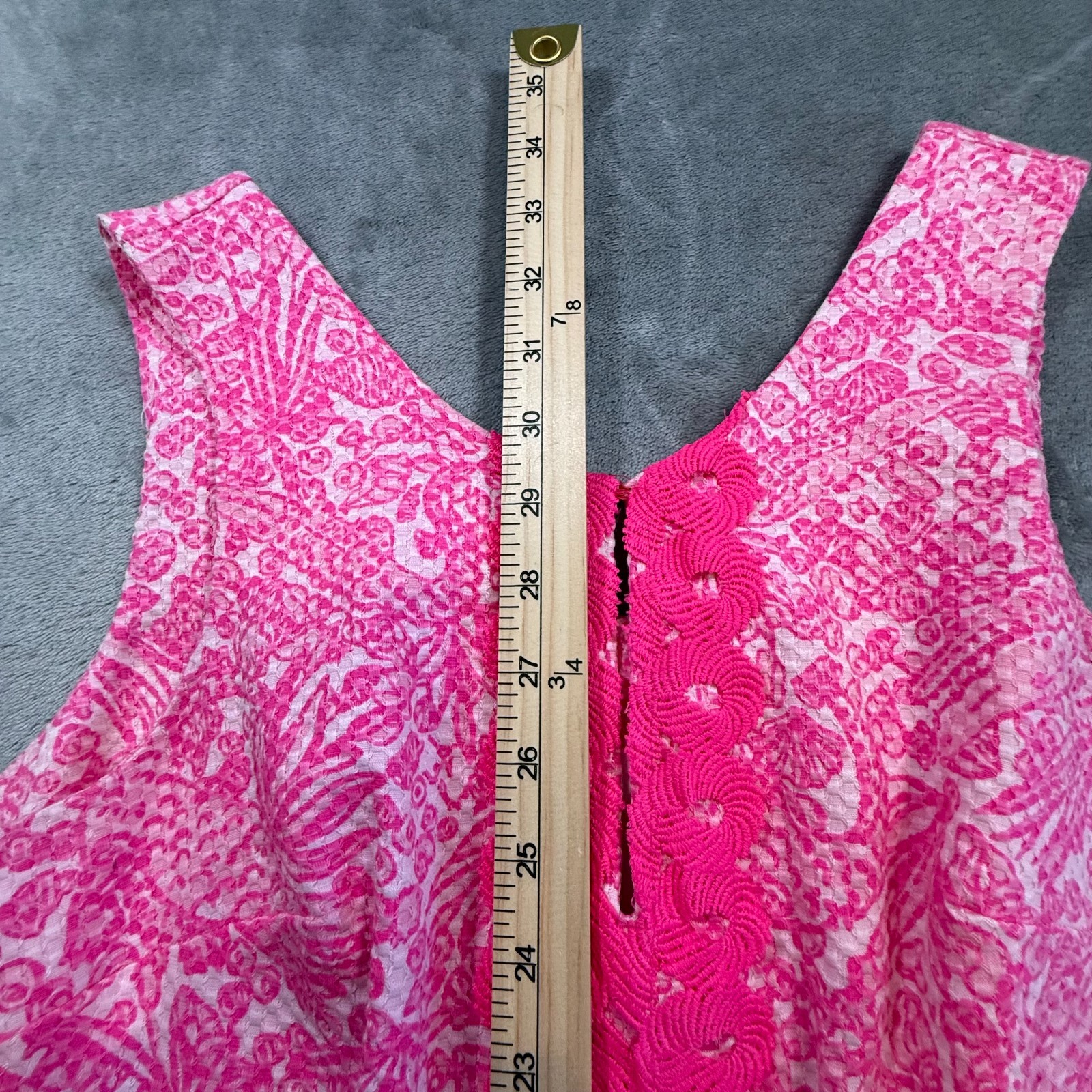 Lilly Pulitzer Pink Textured Floral Shift Dress Women’s Size 6 Sleeveless Zip Ba