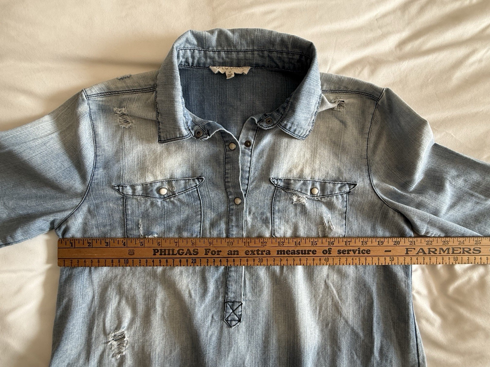 En Creme Women’s Tunic Distressed Denim Dress Pearl Snap Size Medium