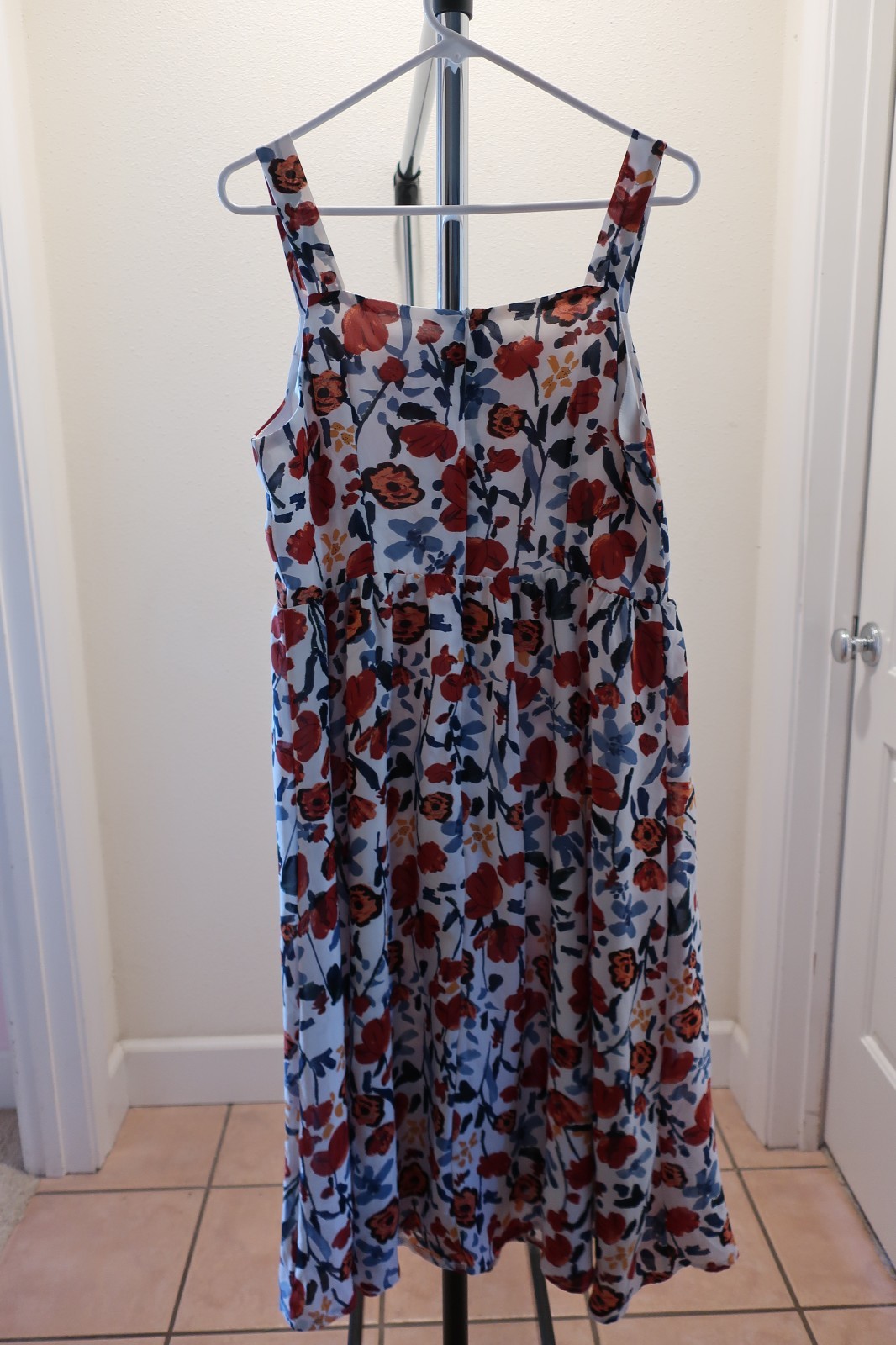 Dazy Red, Orange, and Blue Floral Sleeveless Dress Size Large Fully Lined