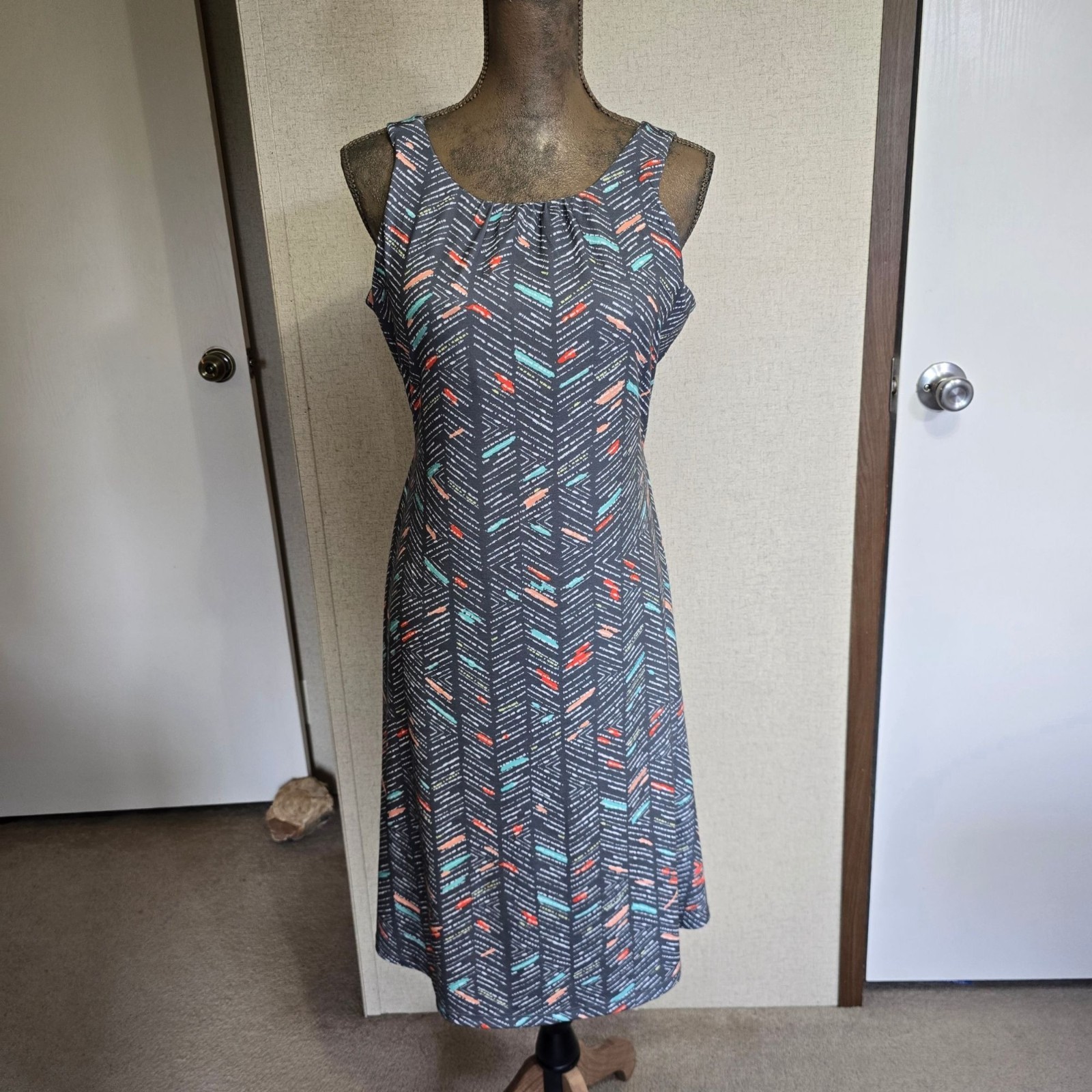 PrAna Large Holly Sleeveless Gray Open Back Chevron Athletic Tank Dress