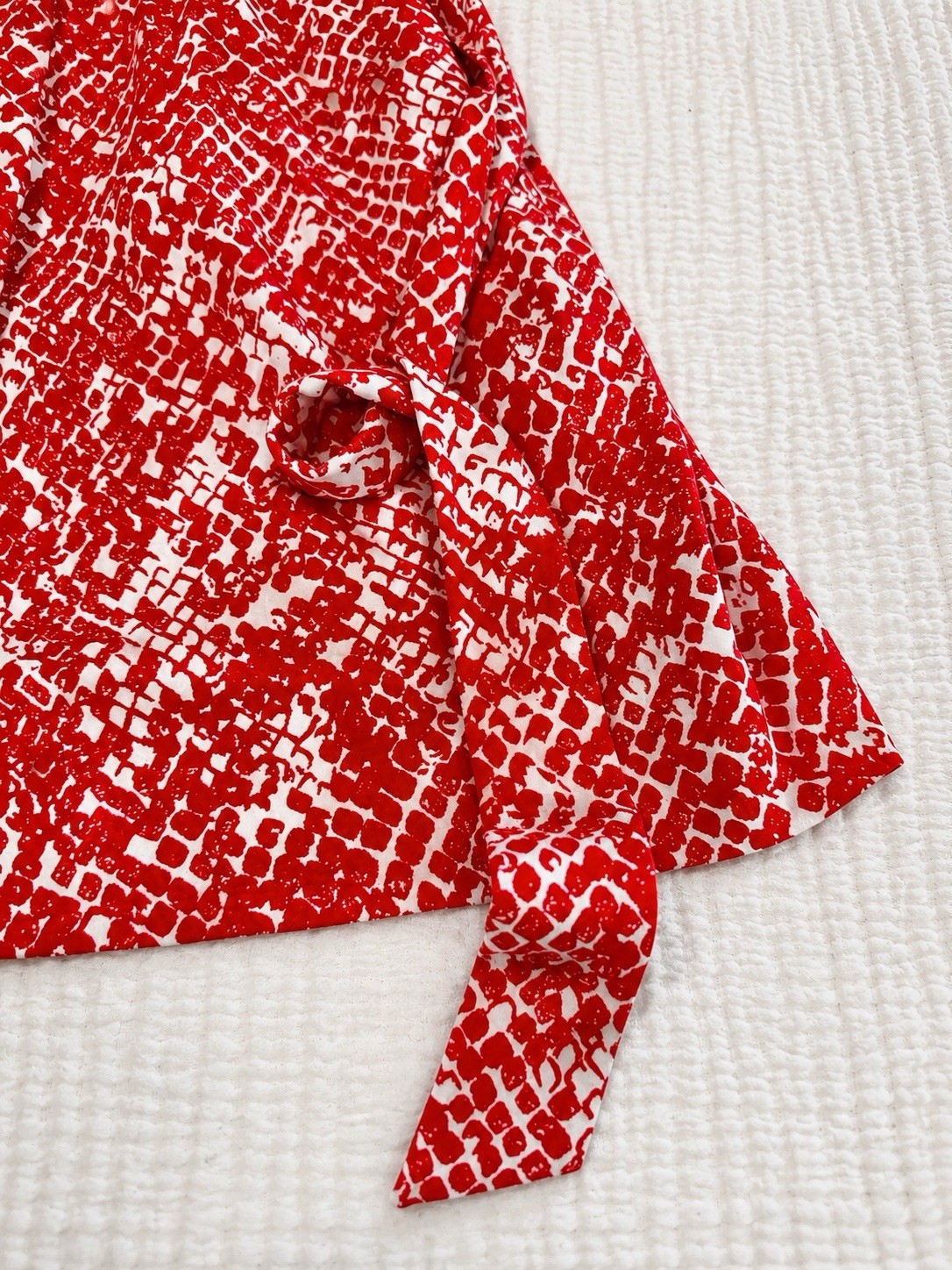 Diane von Furstenberg Red/White Abstract Wrap V-Neck 3/4 Sleeve Jersey US 2