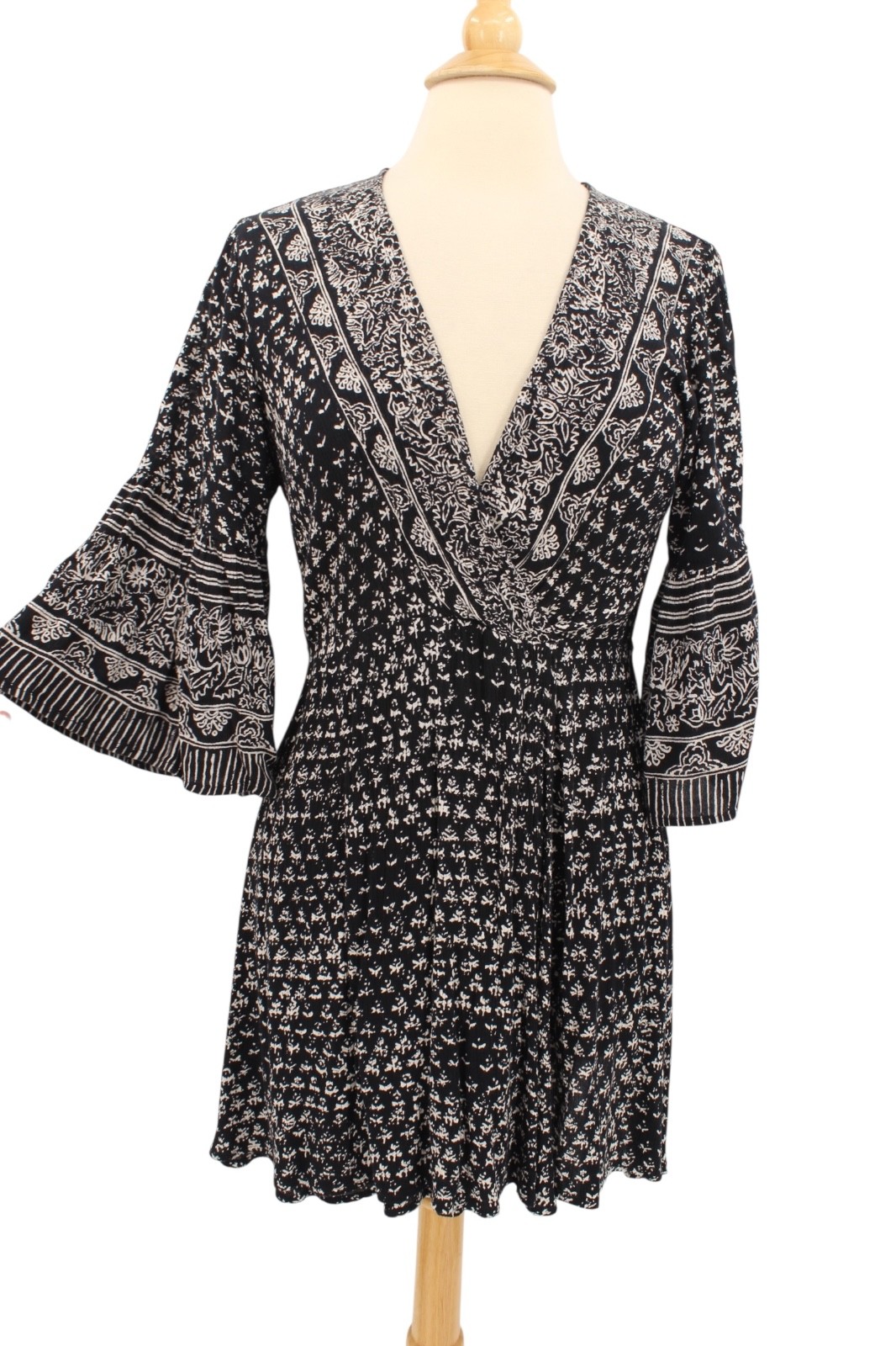 Billabong Faux Wrap Mini Dress Medium Black Paisley 3/4 Bell Sleeve Boho Beach
