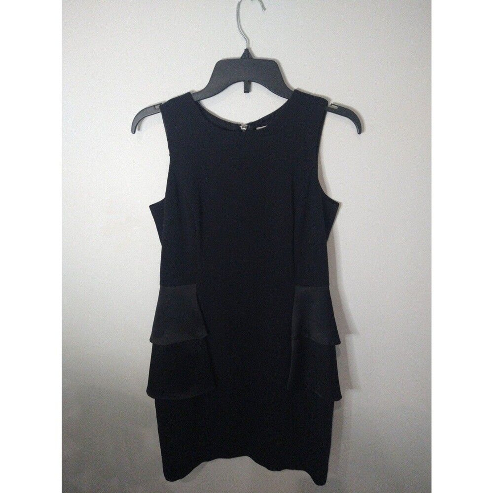 Michael kors sleeveless black dress Size 4 Officey Classy City