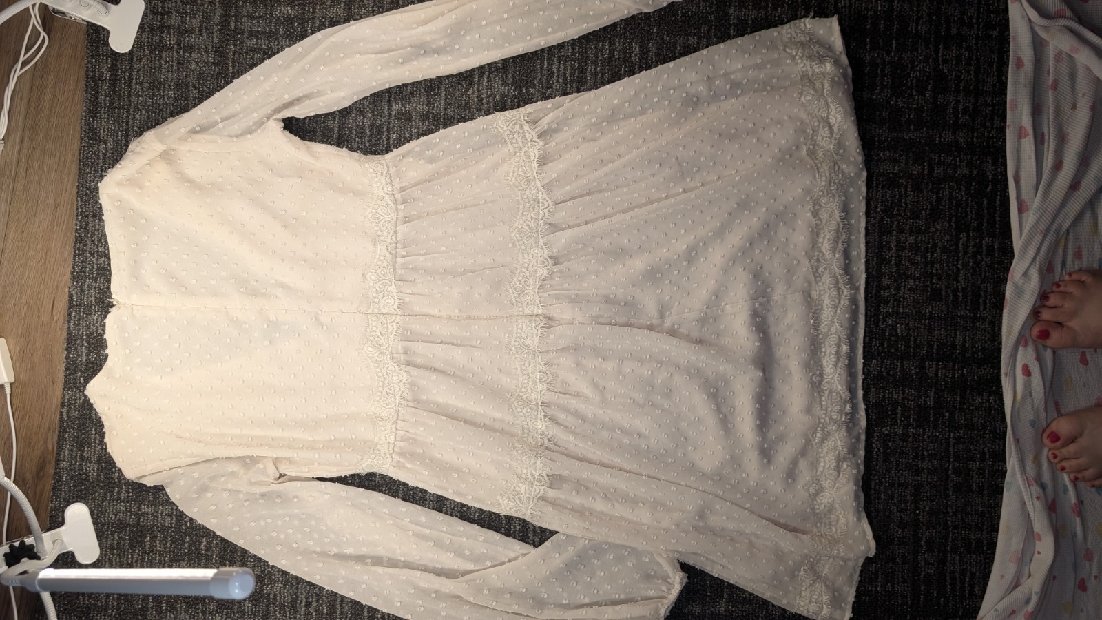 Elevator Disco Cream Solid Lace Ruffle V-Neck Long Sleeve Mini Dress Size M