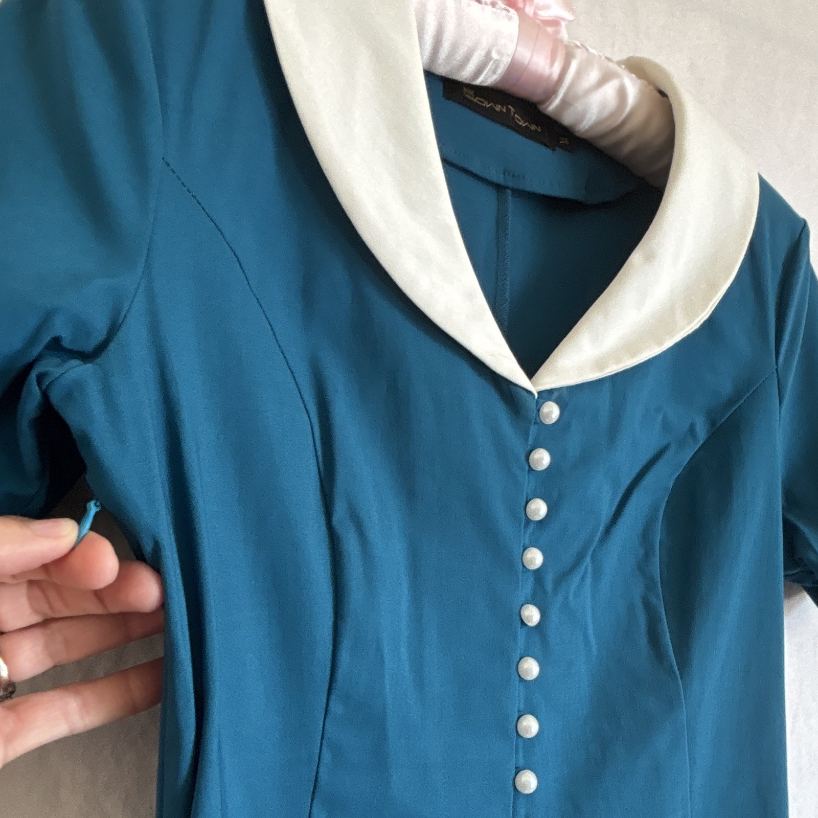 Gown Town Blue & White V-Neck Fit & Flare Button Front Knit Dress Size M