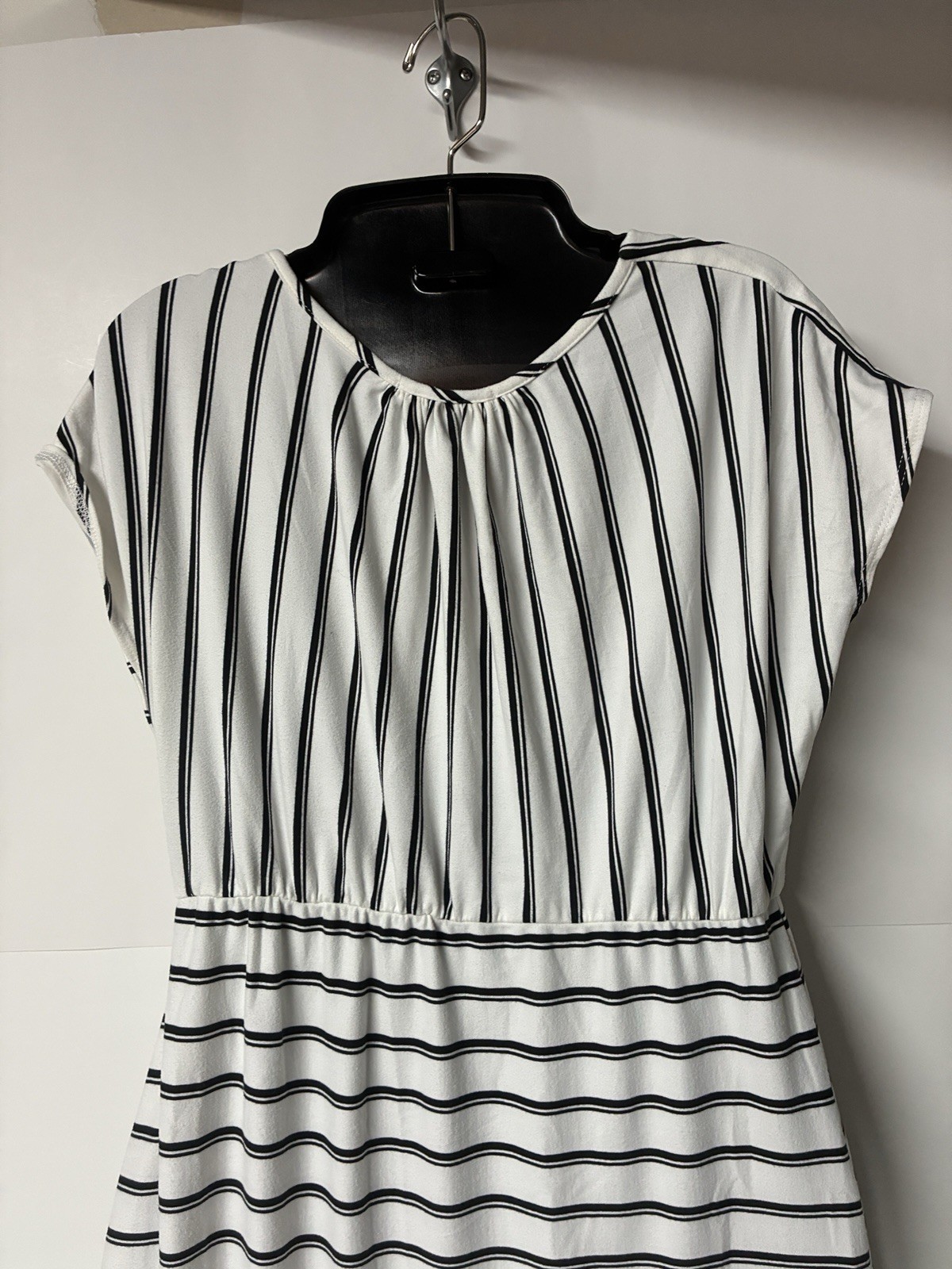 Velvet Torch Black & White Soft Striped V-Neck Empire Waist Maxi Dress Size L