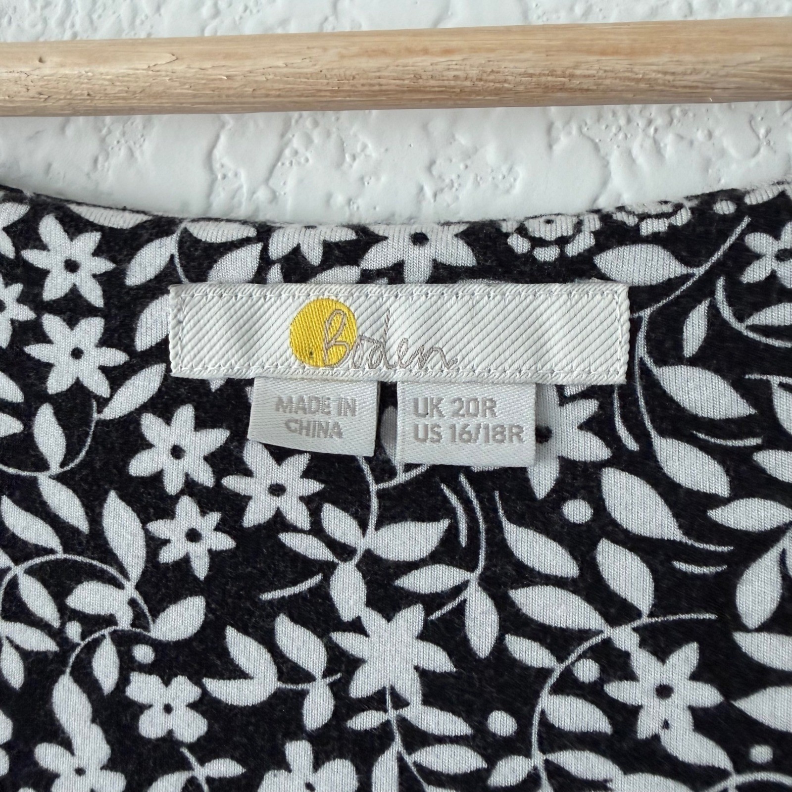 Boden Black White Floral Ruched V-Neck Midi Dress Womens US 16/18R Short Sleeve