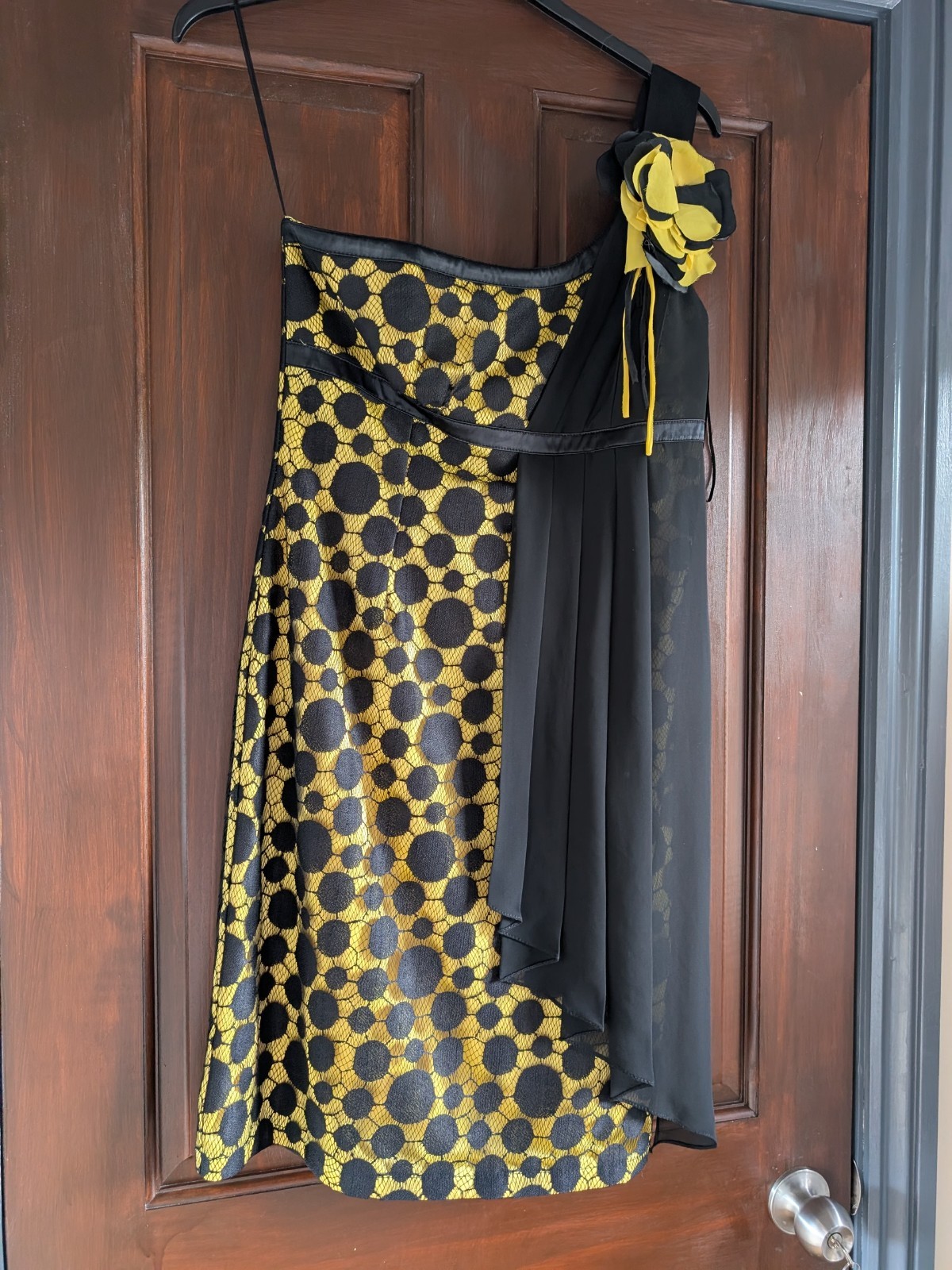 Women’s Party Event Dress Live Forever 42 Bust 32″ Black yellow Lace Lined