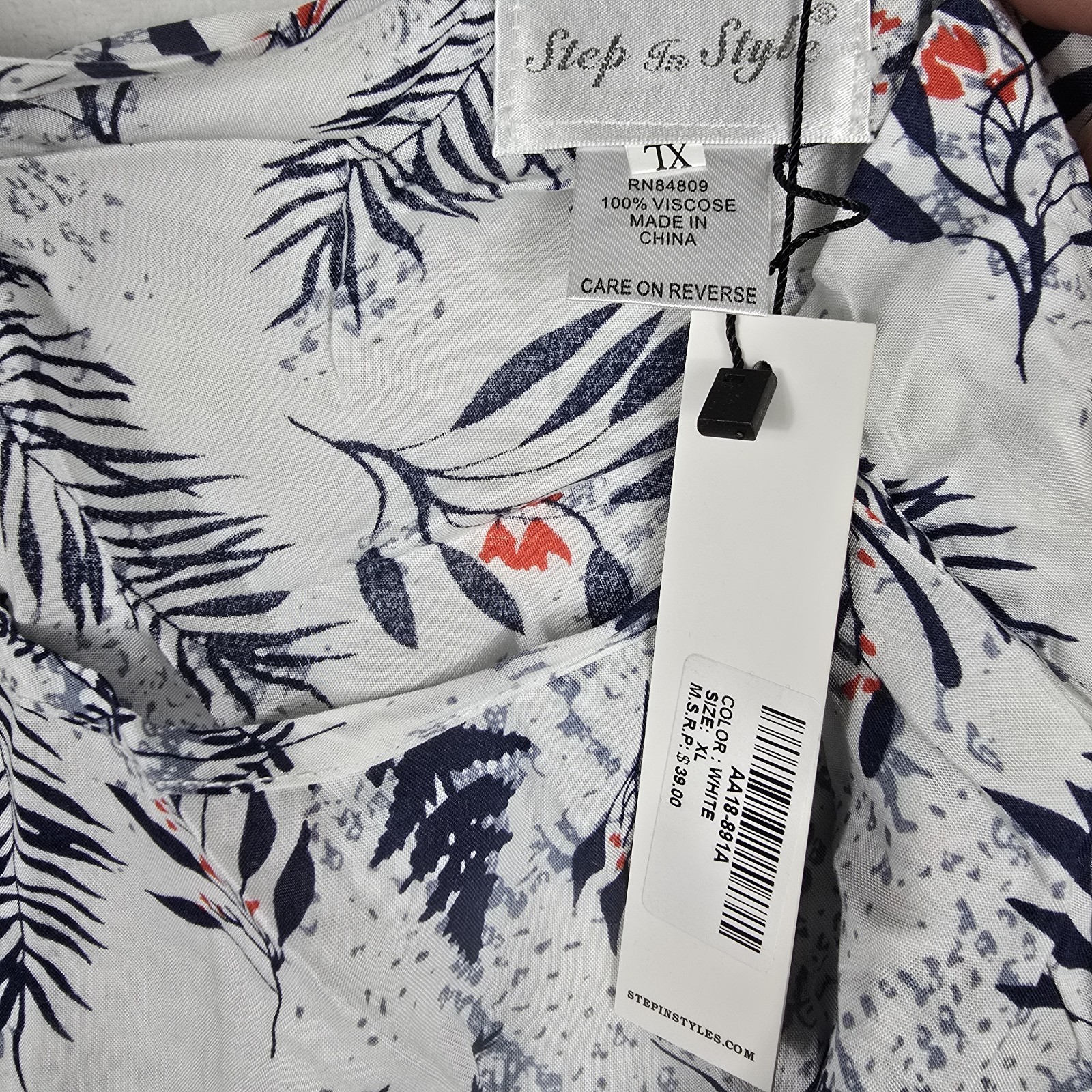 Step In Style Women’s Size XL White Floral Short Sleeve Dress New