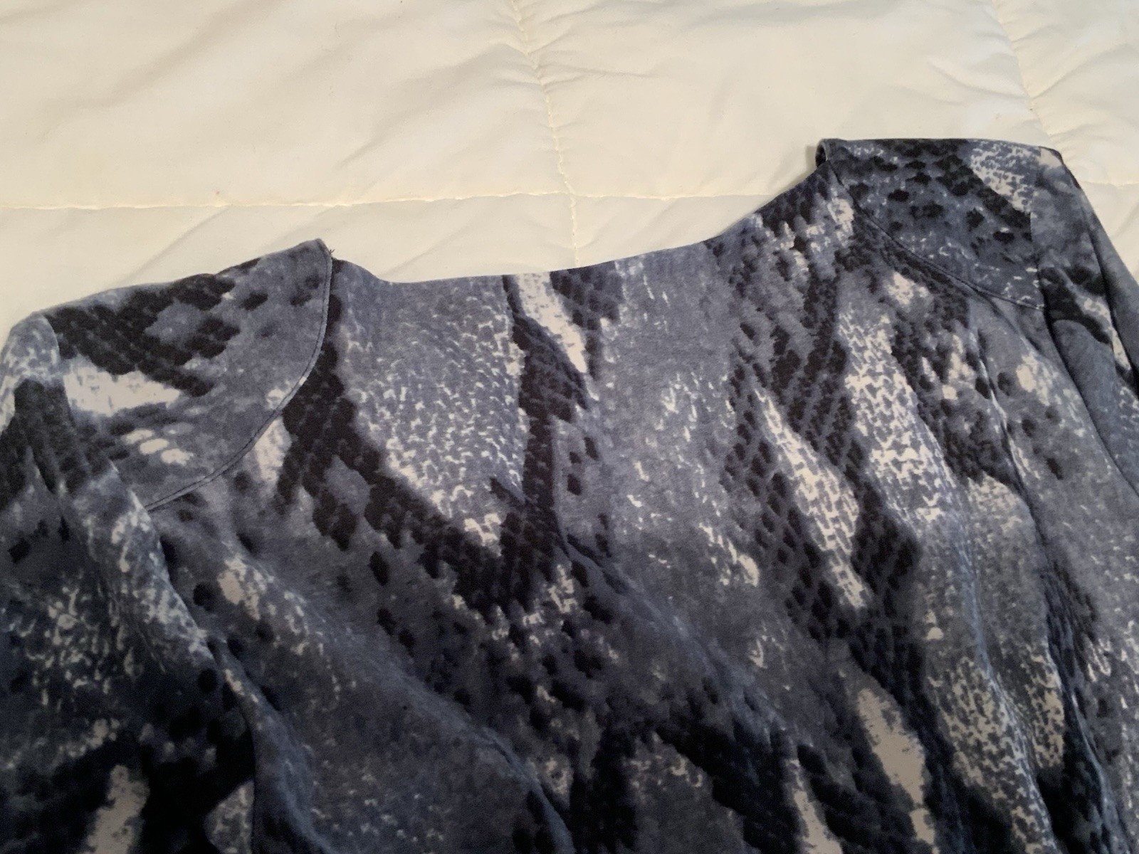 Cache Size Small Dress. Flattering Wrap Style. Black, Gray, White. Non Smoker.