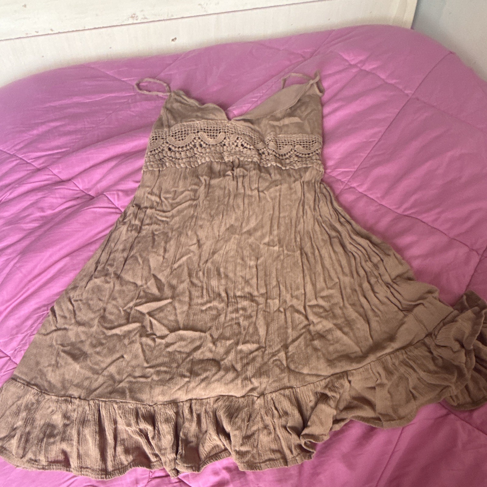 Women’s Beige Solid V-Neck Strappy Slip Mini Dress Crochet Ruffle Size S