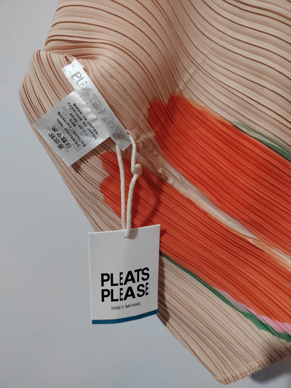 ISSEY MIYAKE Pleated slim-fitting long skirt