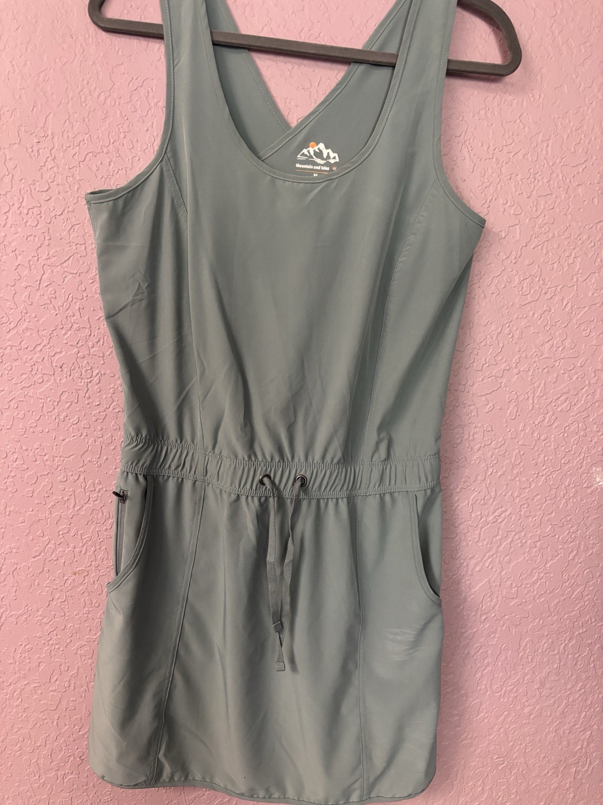 Mountain & Isles Women’s Sleeveless Lightweight V-neck Dress Size M