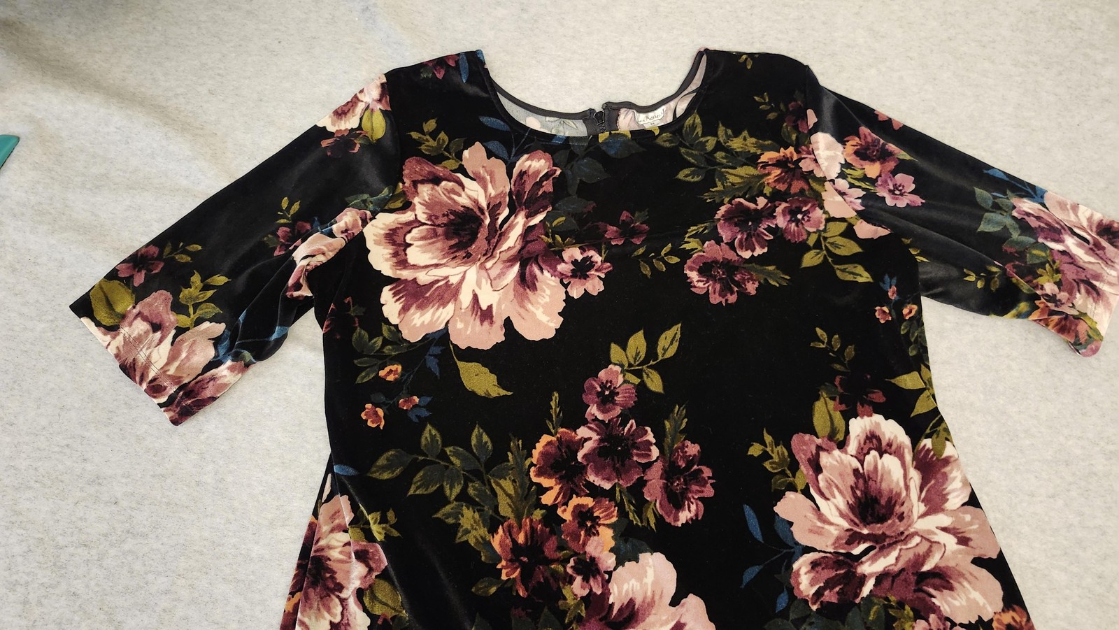 Olivia Matthews Dress Womens 2X Black Floral Velvet Half Sleeve Back Zip Shift