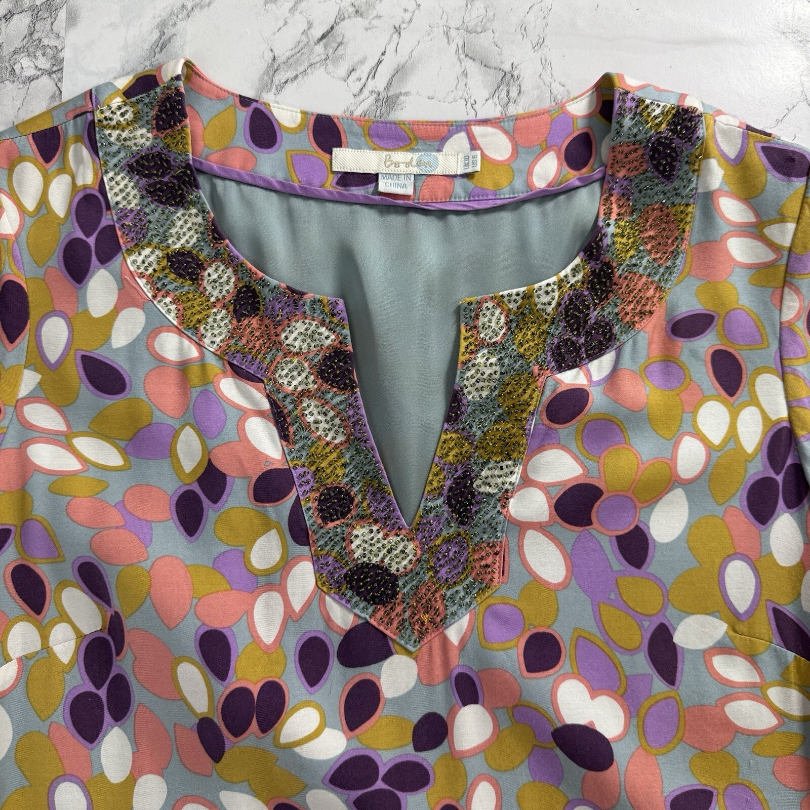 Boden Silk Blend Dress Split Neck Modern Colorful Size 6 Beaded Neckline