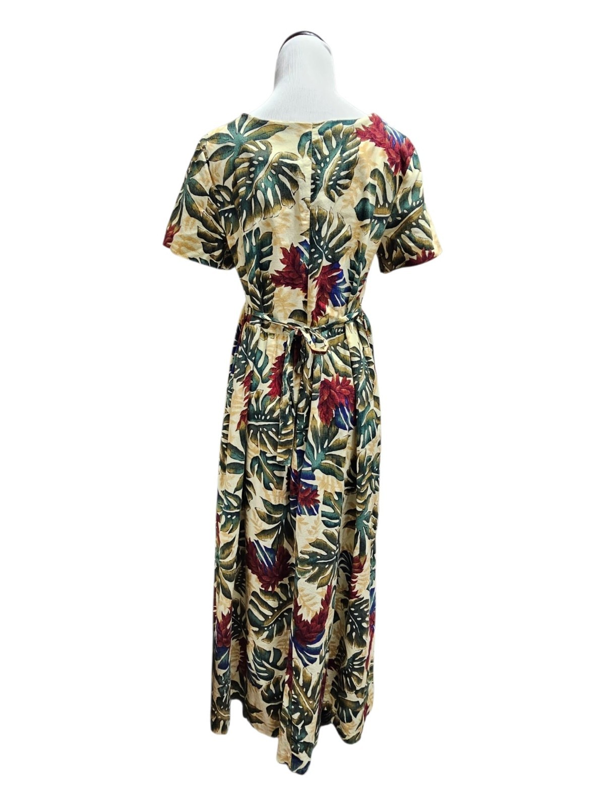 Hilo Hattie 883 short sleeved tropical Hawaiian muumuu / ginger tea dress . S