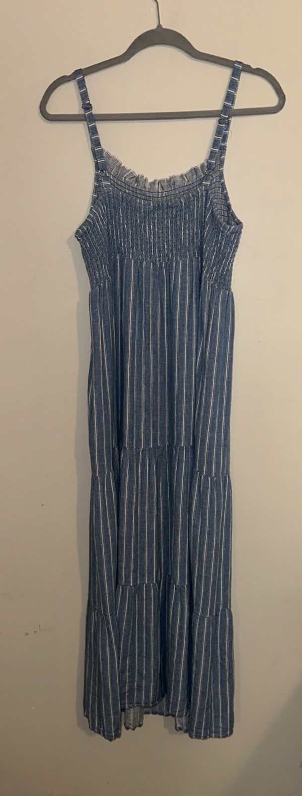 Isabel Maternity By Ingrid & Isabel Maxi Dress Womens M Blue Chambray Smocked