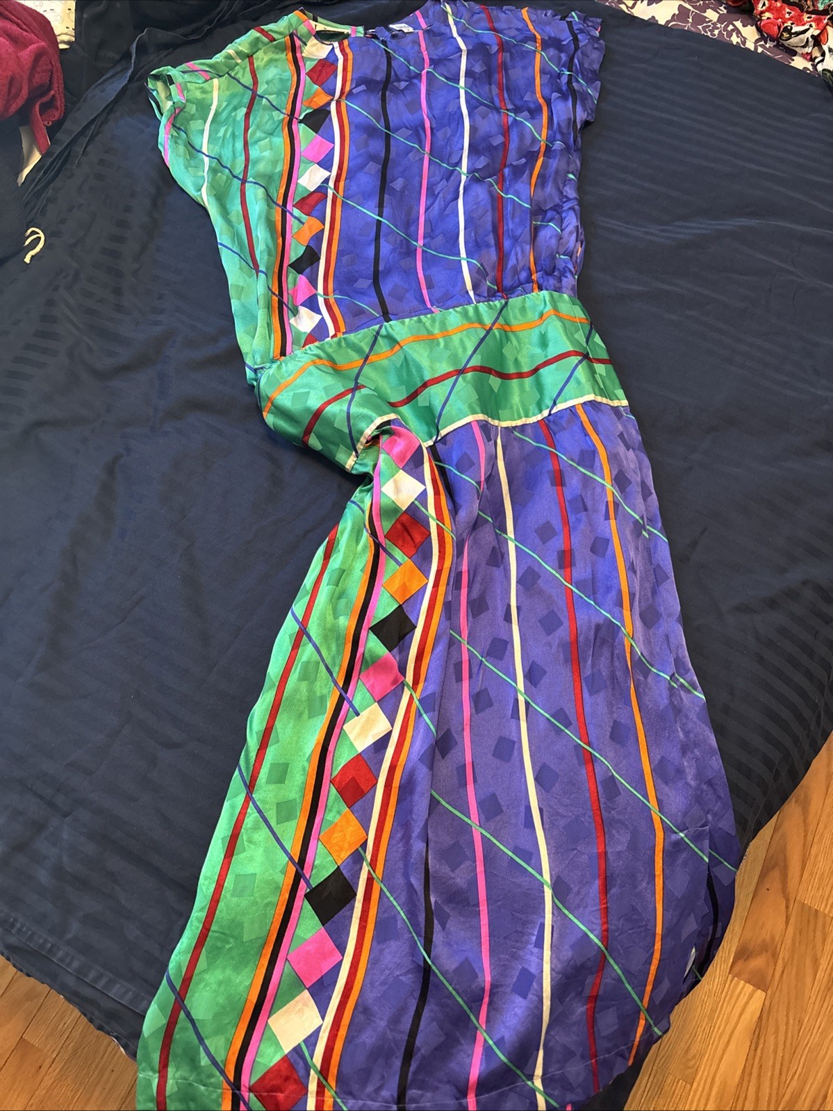 VINTAGE JOAN LESLIE GEOMETRIC PATTERN 80s 100% SILK