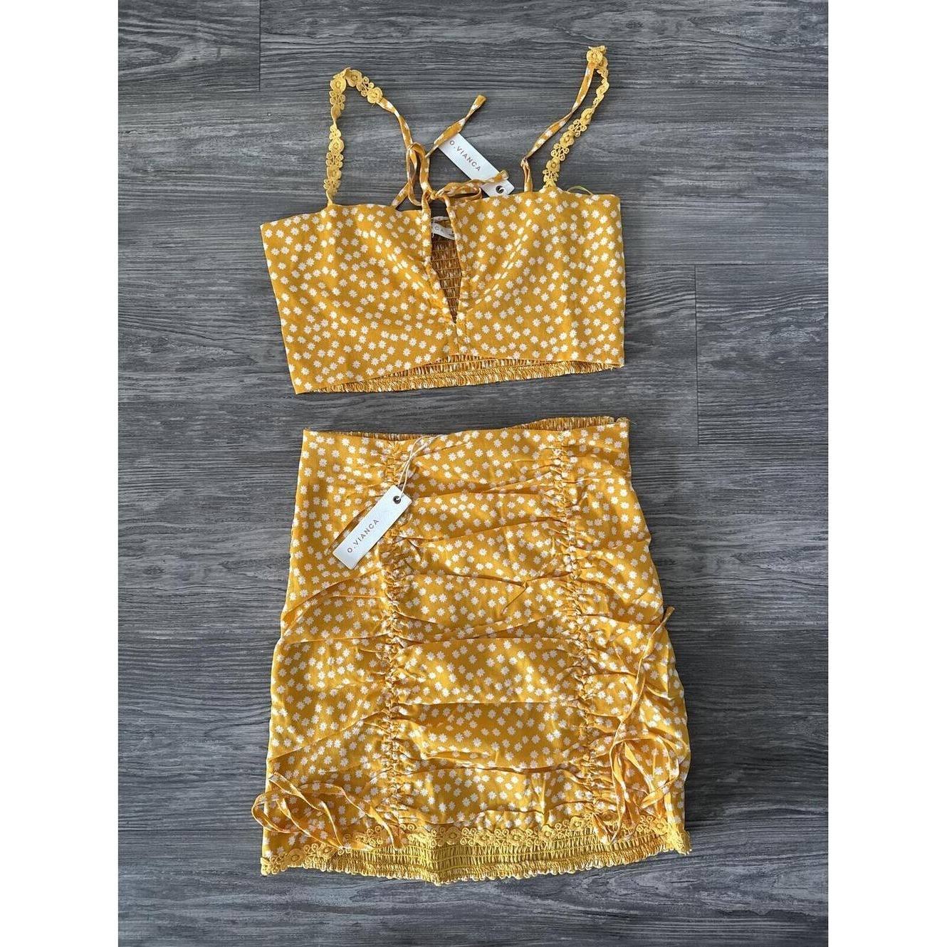 O. Vianca Yellow Daisy Ruched Two Piece Set Size S NWT