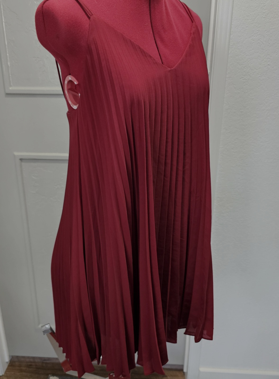 Maitai Women’s Small Burgundy Pleated A-Line Mini Dress Lined Spaghetti Strap